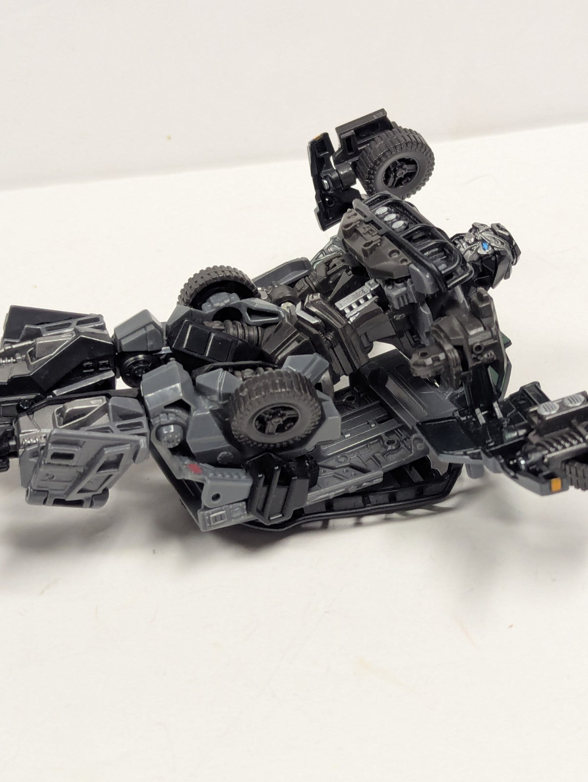 Transformers Buzzworthy Bumblebee N.E.S.T AUTOBOT RATCHET (Missing Arm)