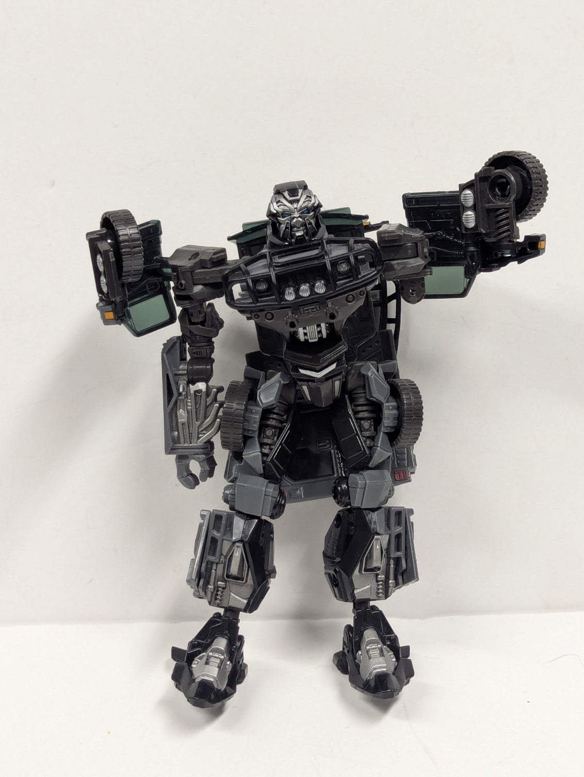 Transformers Buzzworthy Bumblebee N.E.S.T AUTOBOT RATCHET (Missing Arm)