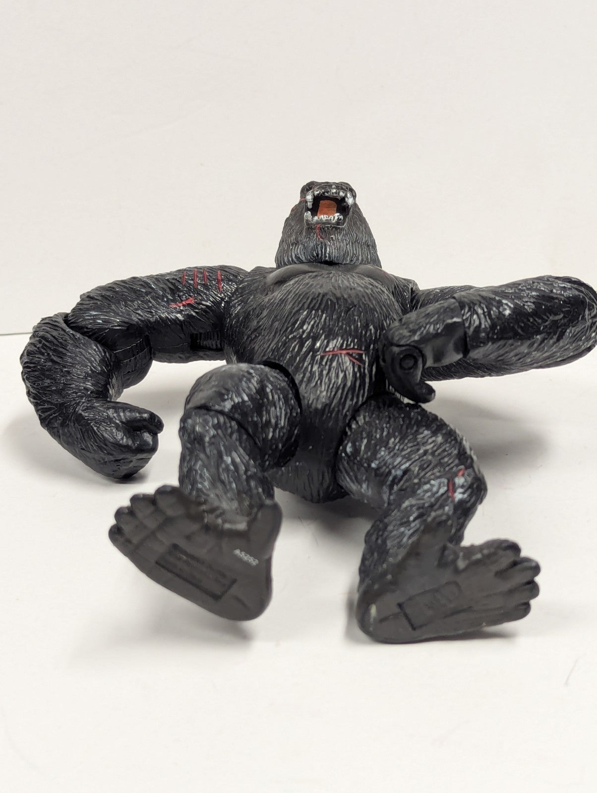 2005 King Kong Battle Damage Spring Torso Action Figure