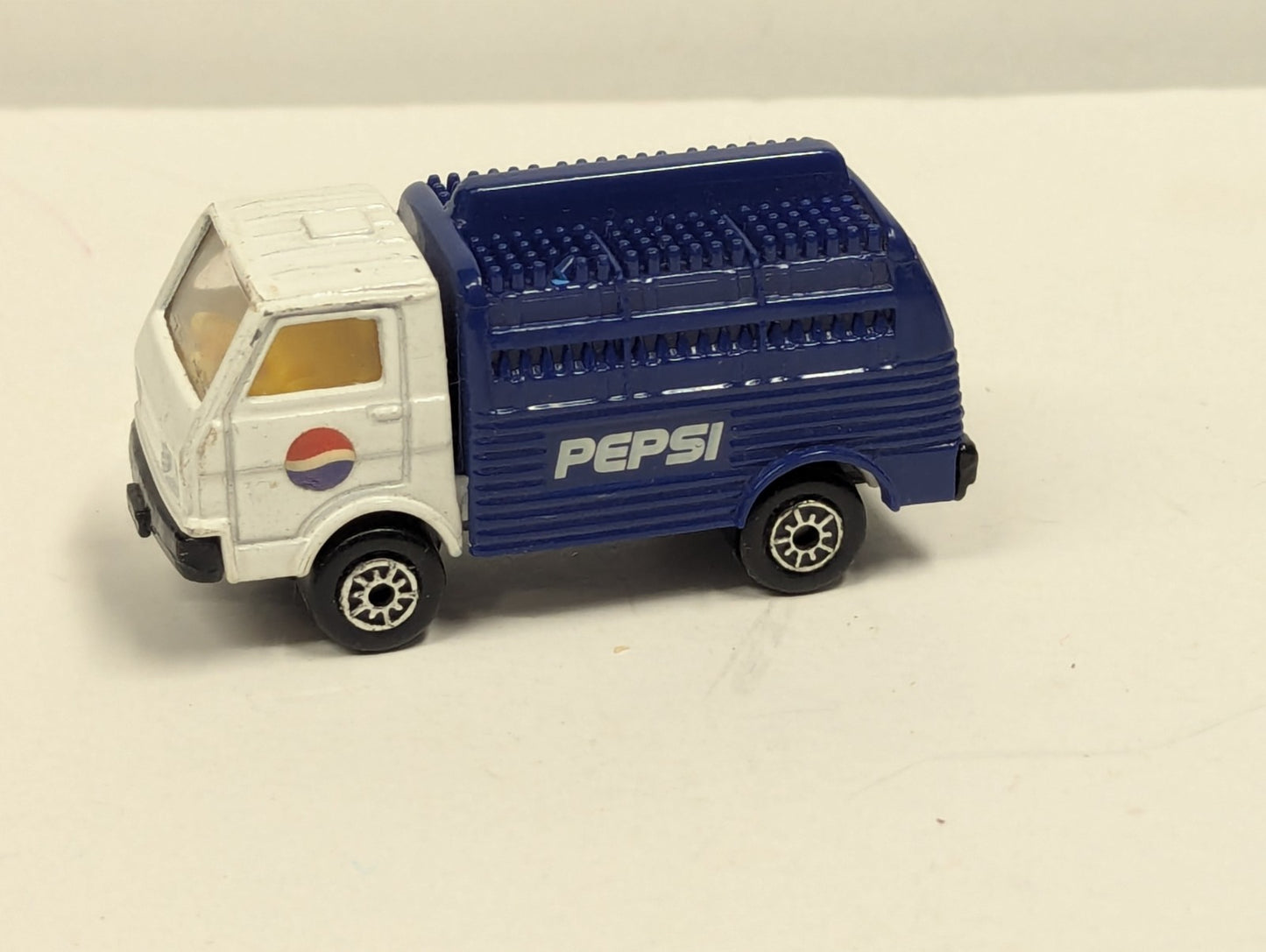 Maisto PEPSI Cola Cab Over Delivery Truck, 1:64 Scale Die Cast Metal Truck