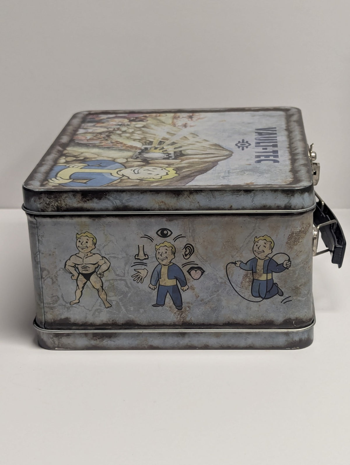 Fallout 3 Collectors Vault-Tec "Weathered" Tin Lunchbox Fanwraps No Contents