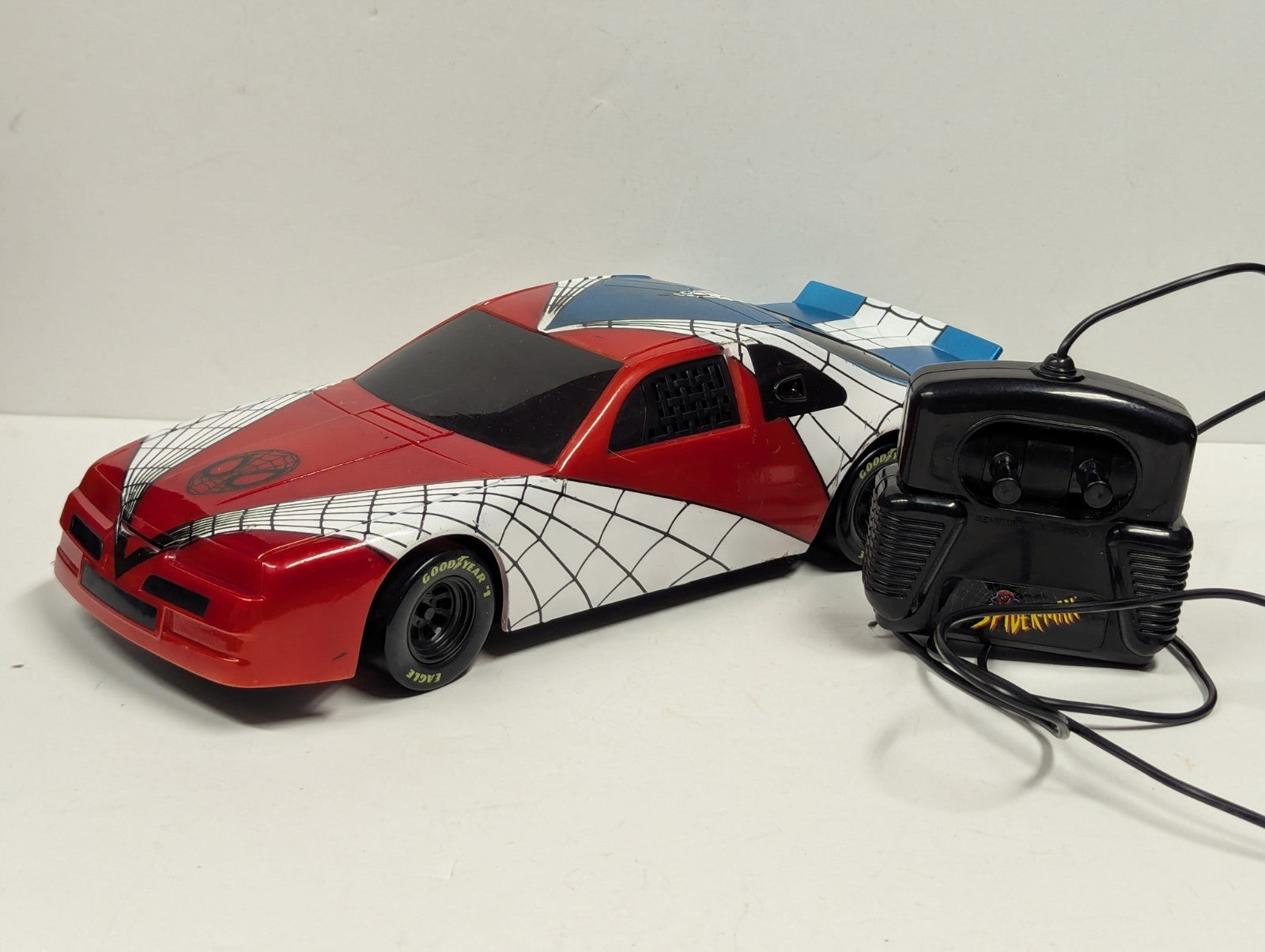 Vintage 2000 Spider-Man RC Remote Control Car Marvel UNTESTED