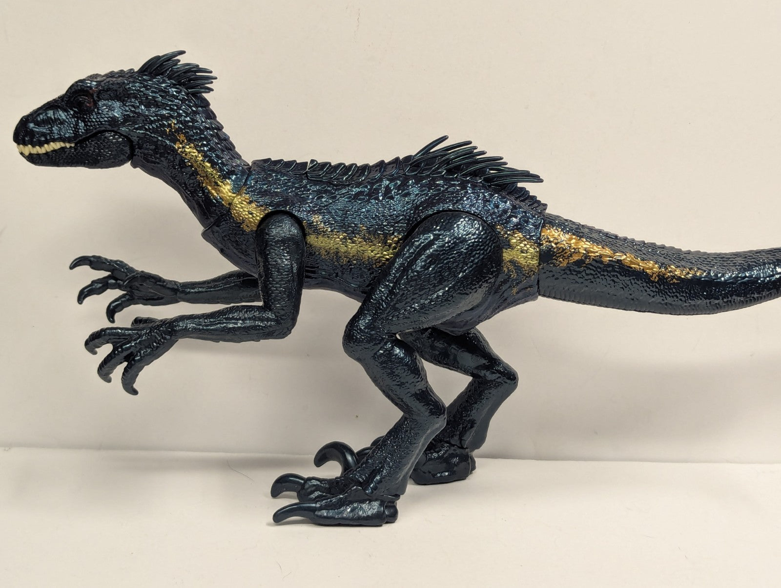 Jurassic World Indoraptor 16" Figure