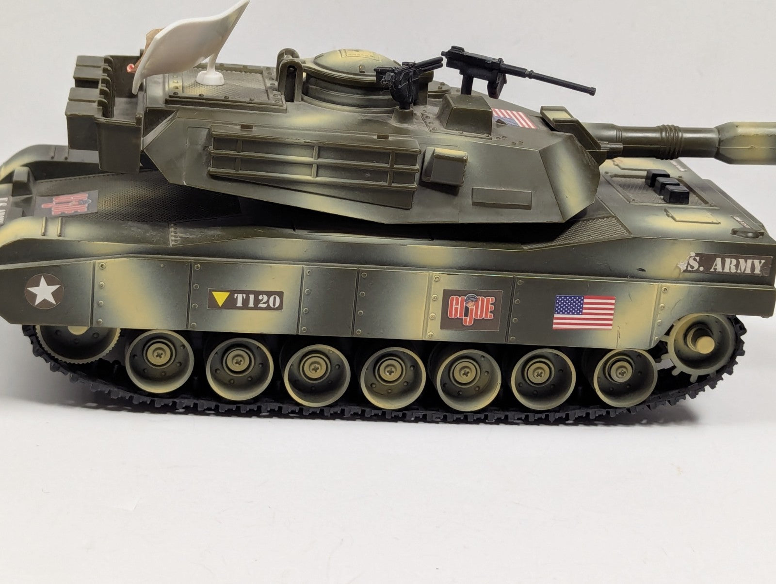 2001 Hasbro G.I. Joe Battery Operated U.S. Army Tank