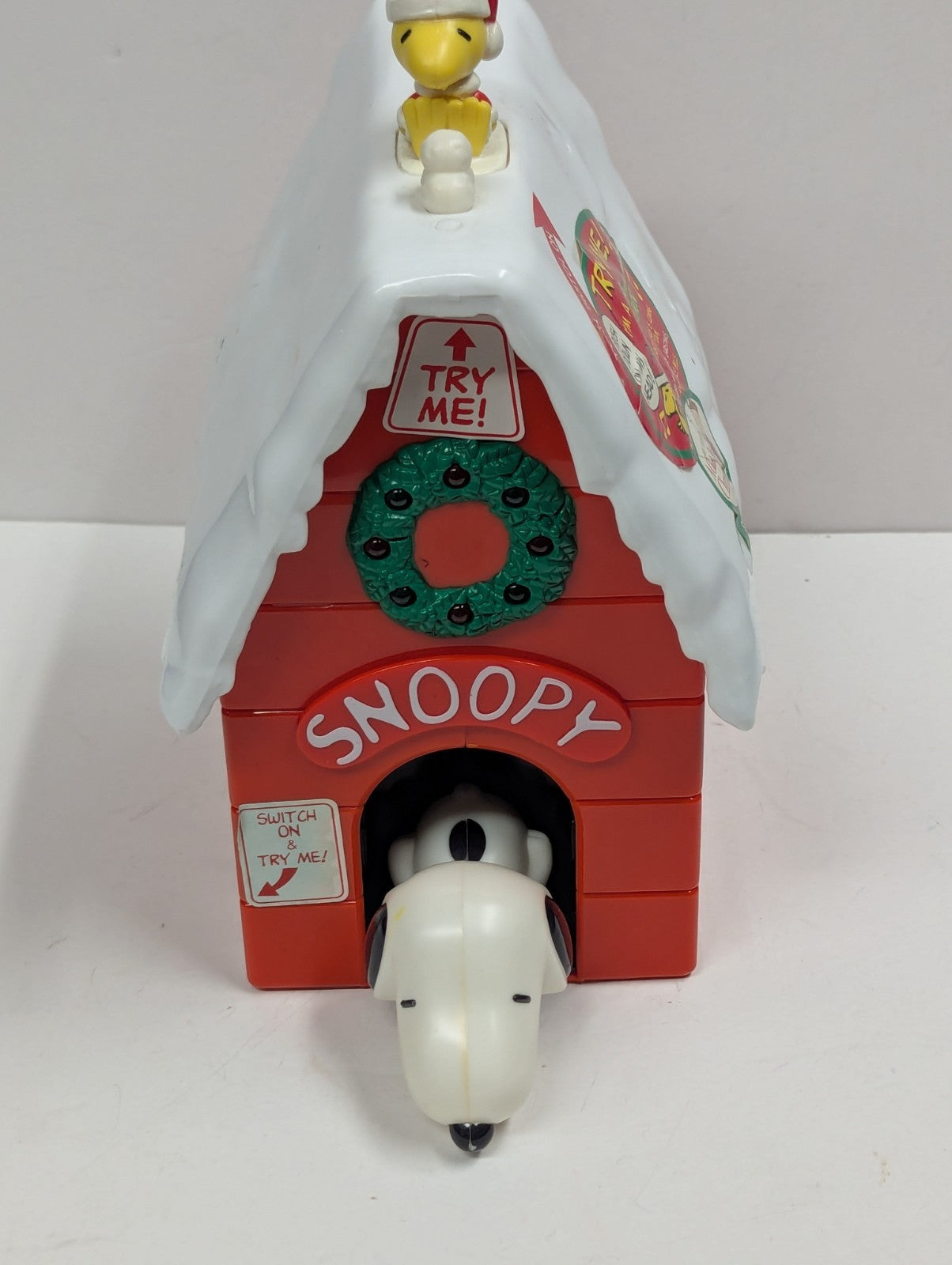 Galerie Christmas Snoopyk Dog House Lights Gumball Dispenser Not Working