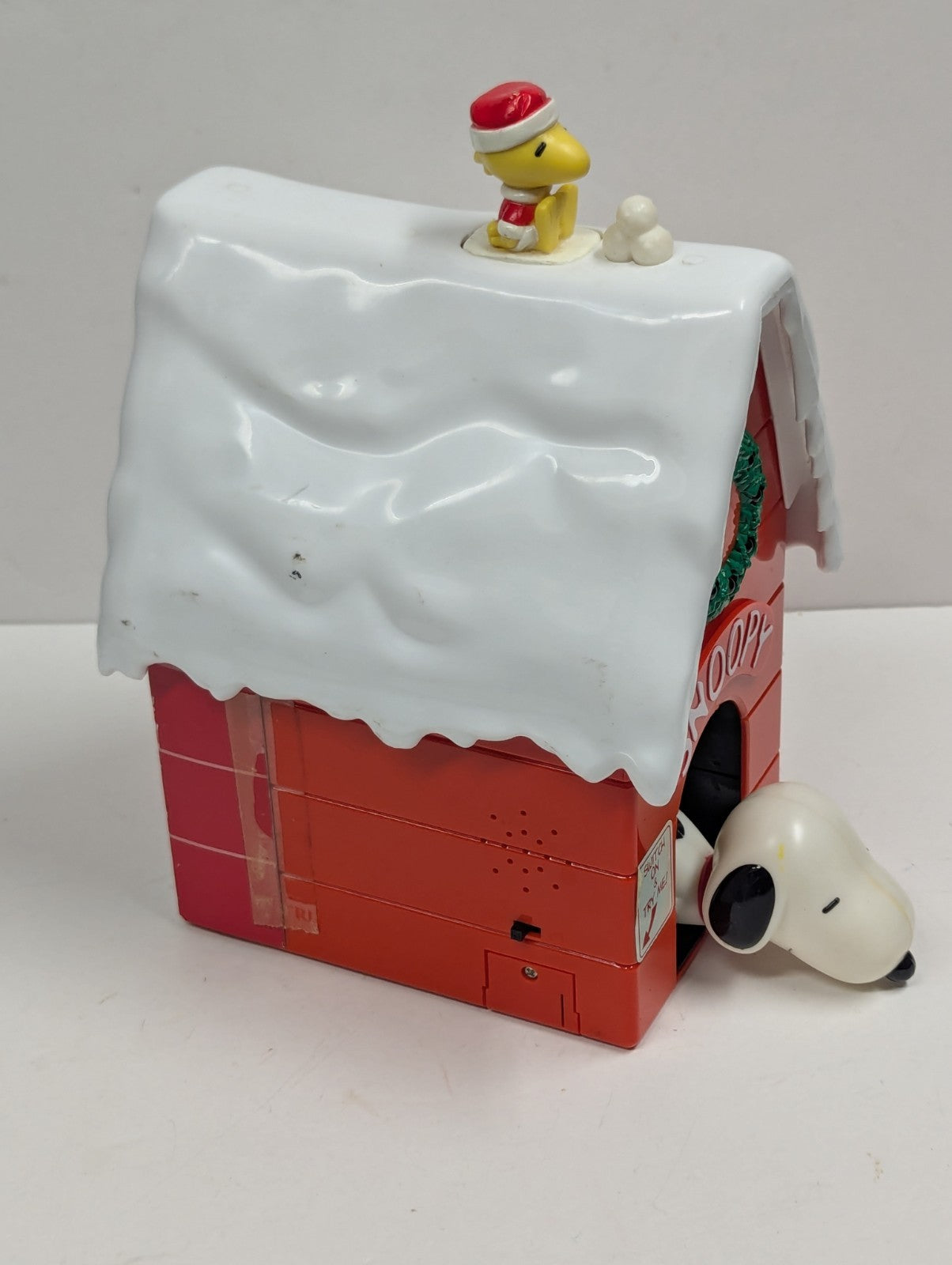 Galerie Christmas Snoopyk Dog House Lights Gumball Dispenser Not Working