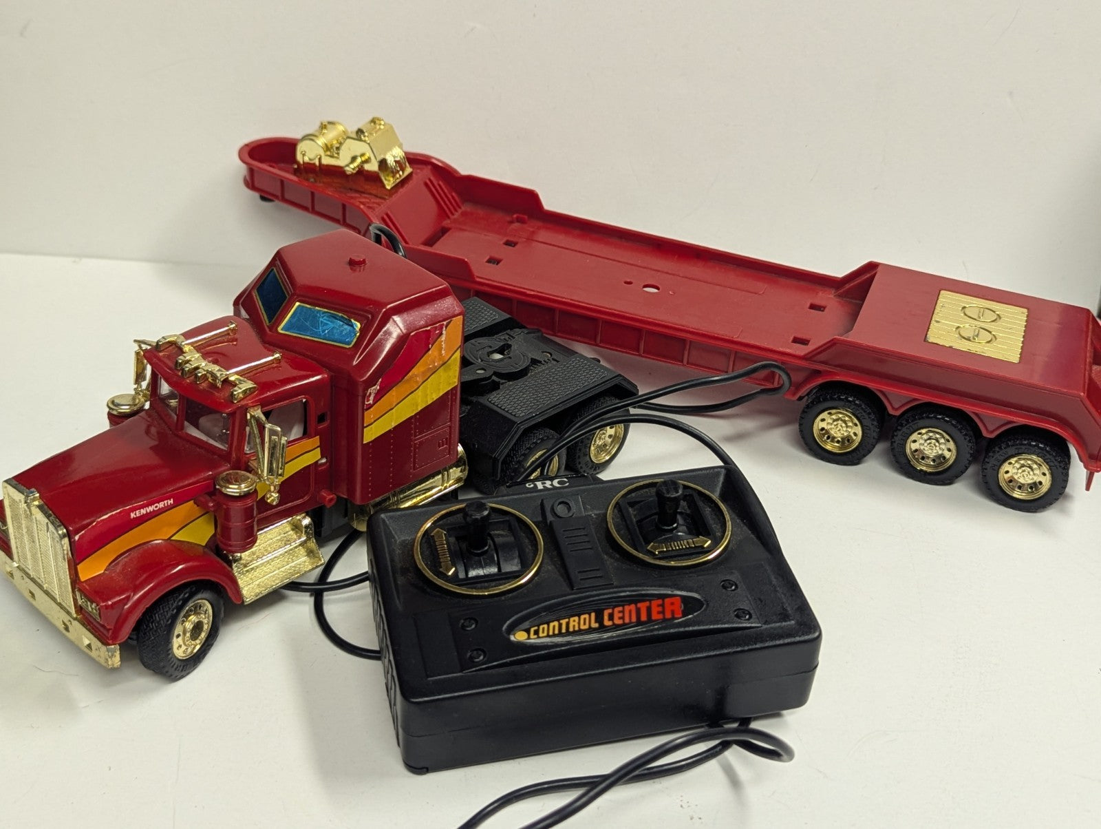 1985 Remote Control Kenworth Challenger 2 Transport Rig New Bright UNTESTED