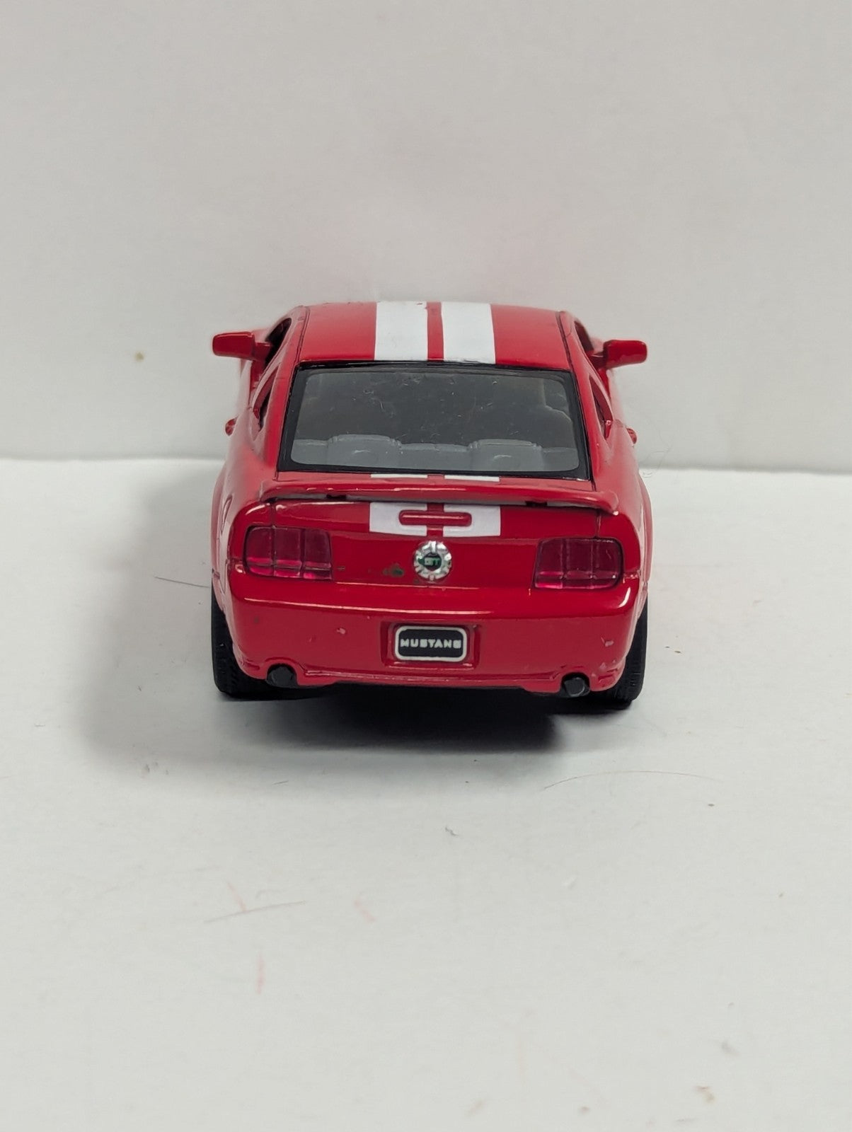 2006 KINSMART FORD MUSTANG GT RED WITH WHITE RACING STRIPES 1/38 SCALE