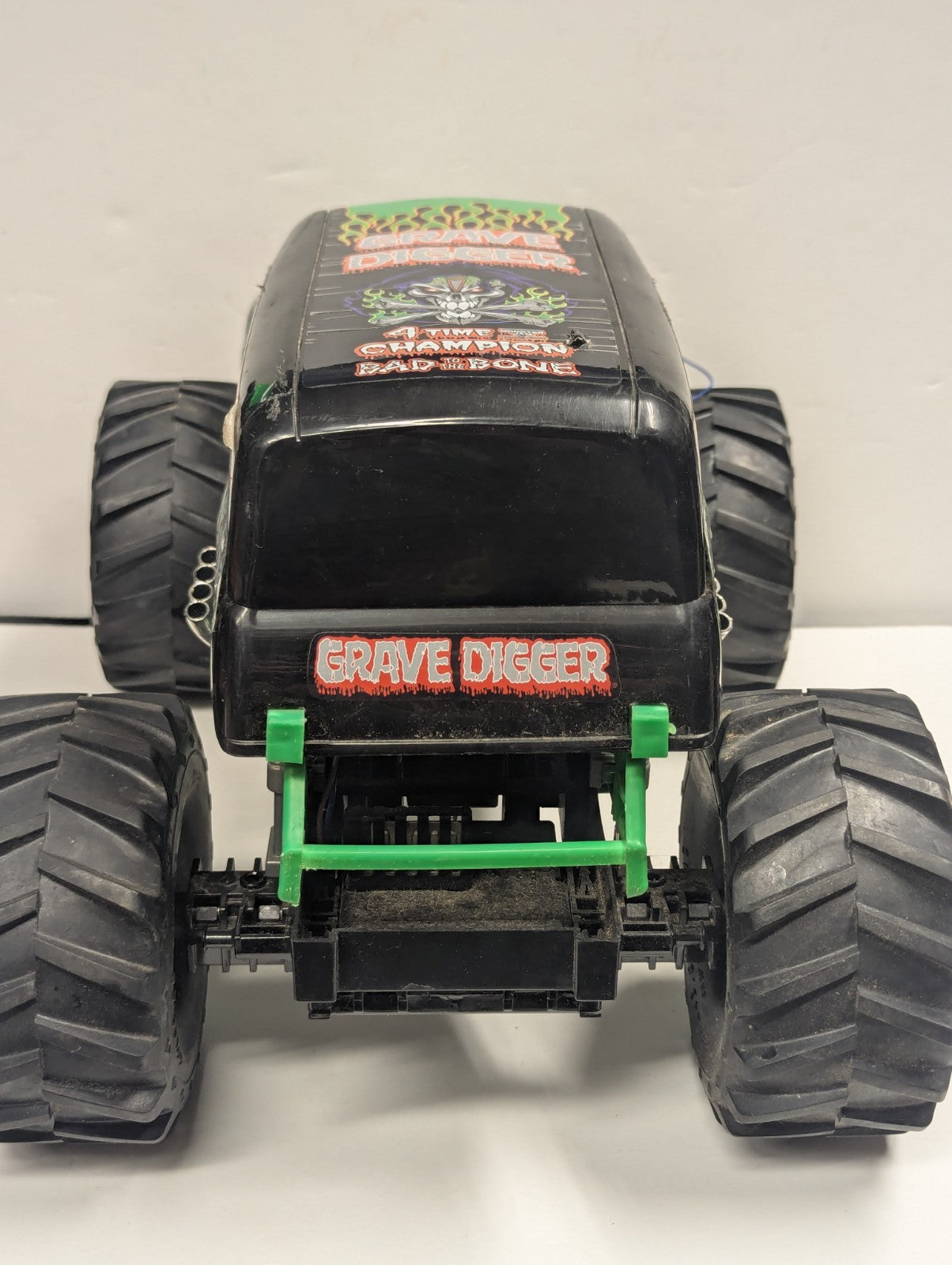 RARE New Bright 1:10 RC 9.6V Monster Jam Grave Digger Truck No remote Crawler