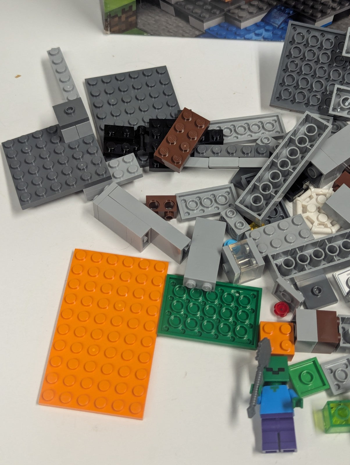 LEGO Minecraft: "The ""Abandoned"" Mine" (21166) Incomplete 