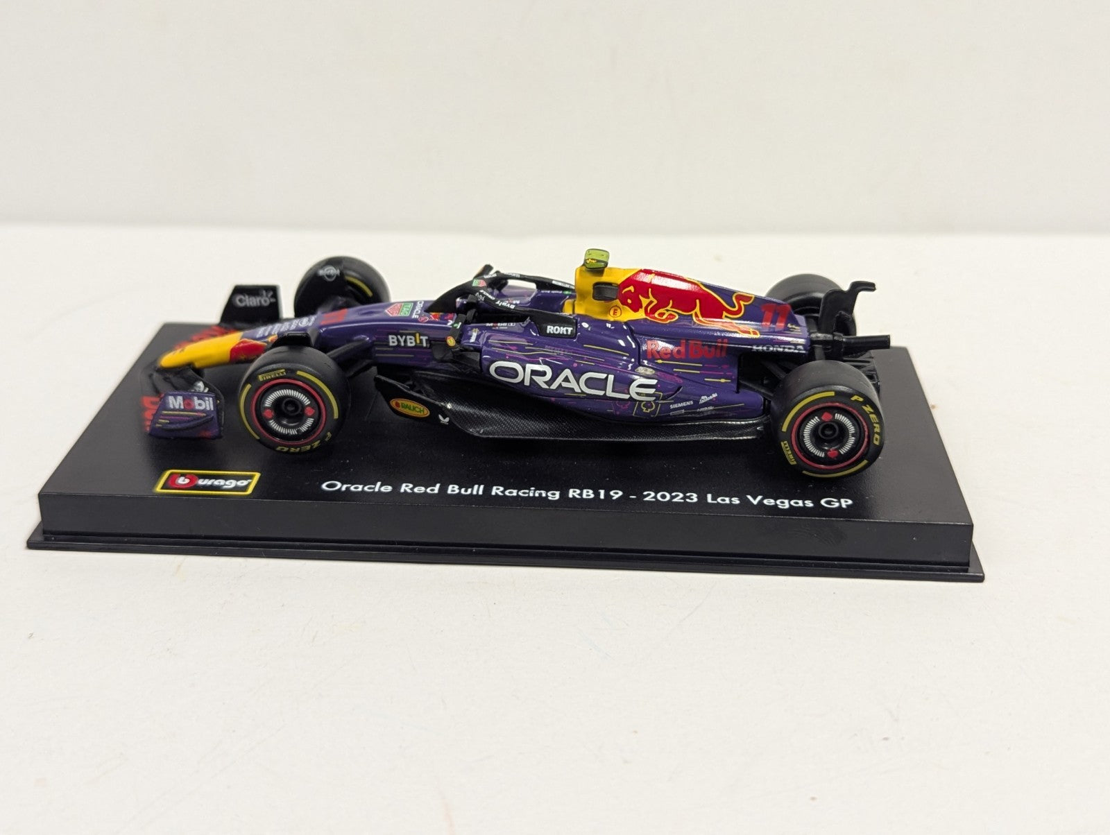Bburago 2023 F1 Racing Oracle Red Bull Racing RB18 (2022) Max Verstappen #1 1:43
