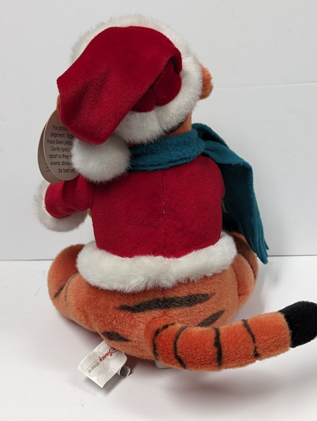 2001 Disney Christmas Tigger Plush Singing Dancing with Tag
