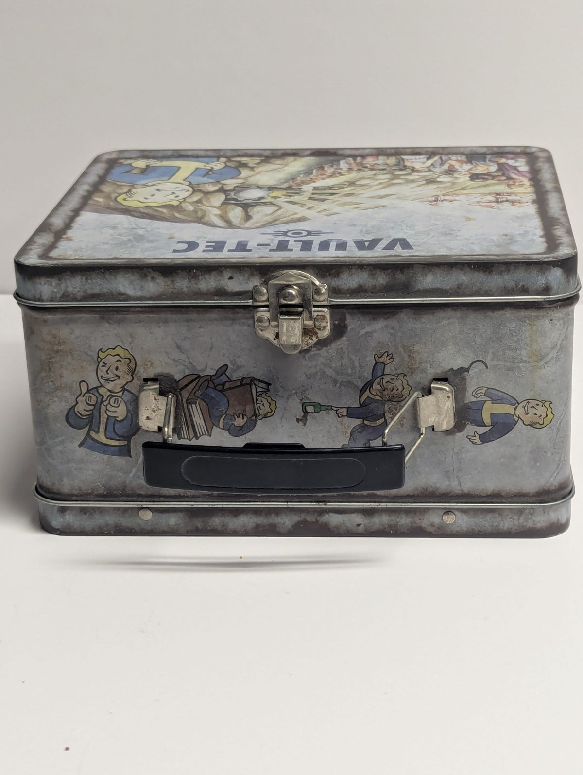 Fallout 3 Collectors Vault-Tec "Weathered" Tin Lunchbox Fanwraps No Contents