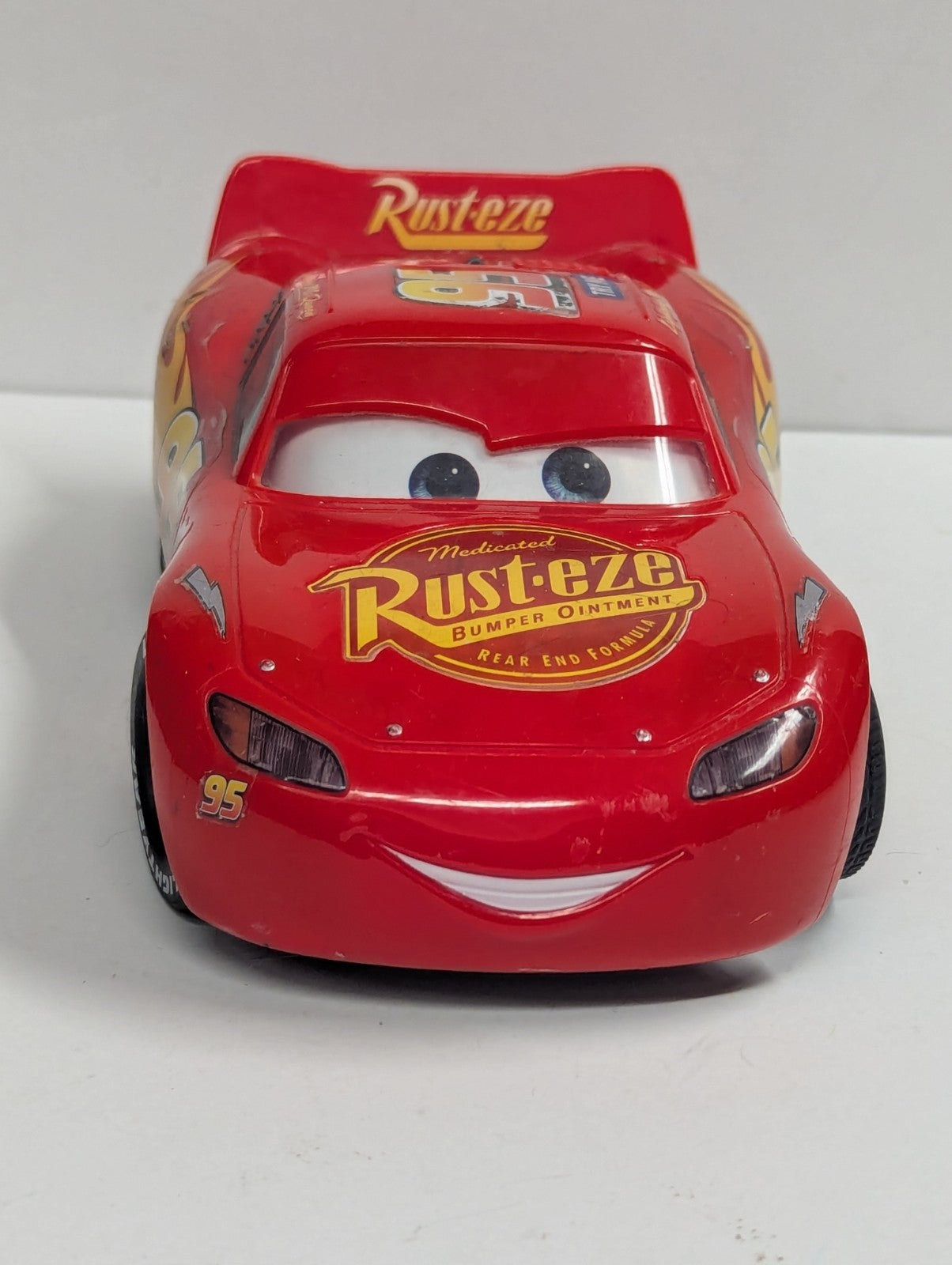 Disney Pixar Cars Lightning McQueen Thinkway Toys Light Up Eyes Move