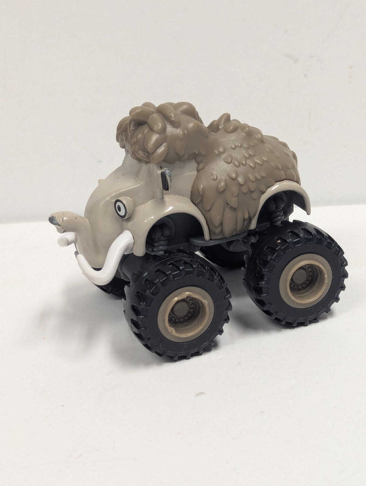 2014 Blaze And The Monster Machines Woolly Mammoth Diecast Truck Loose