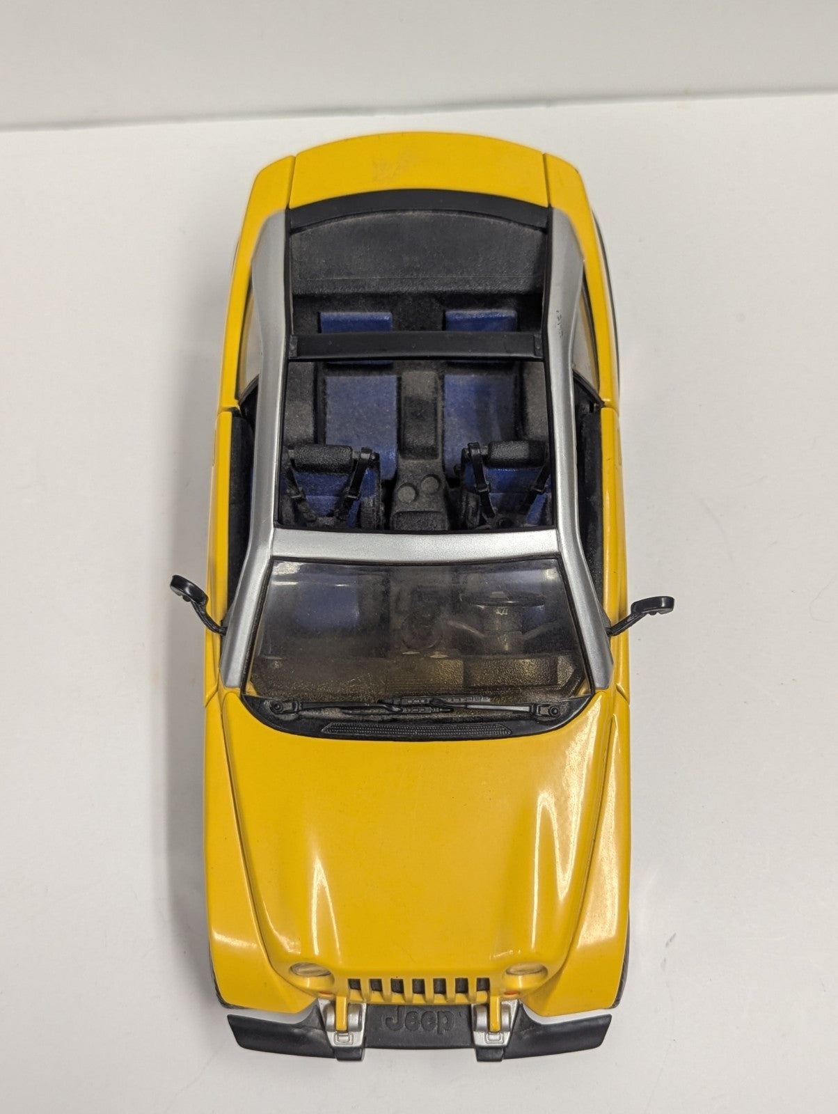 1999 Matchbox Jeep Jeepster Concept Vehicle in Yellow Die Cast 1:18 Scale Loose