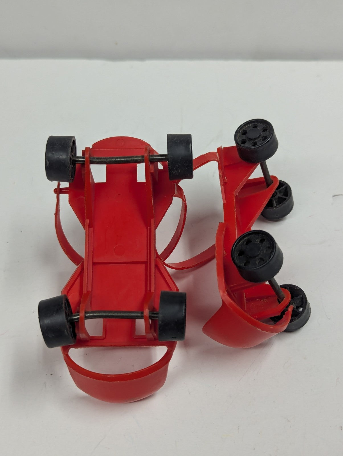 VINTAGE 1960s BABY FIRST STEP DOLL ROLLER SKATES Mattel Red Plastic Skates