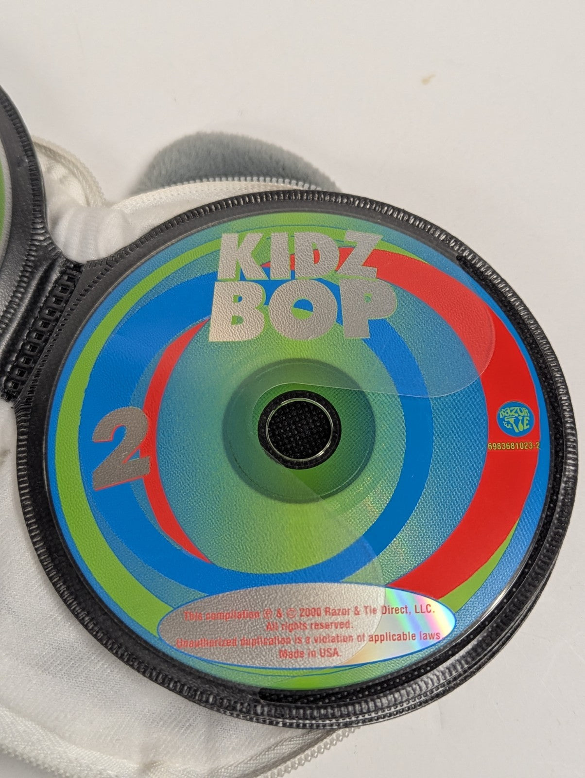 2004 Cat Head CD Case by FaceCase Retro Y2K Storage Holder with 13 CD's Kidz Bop