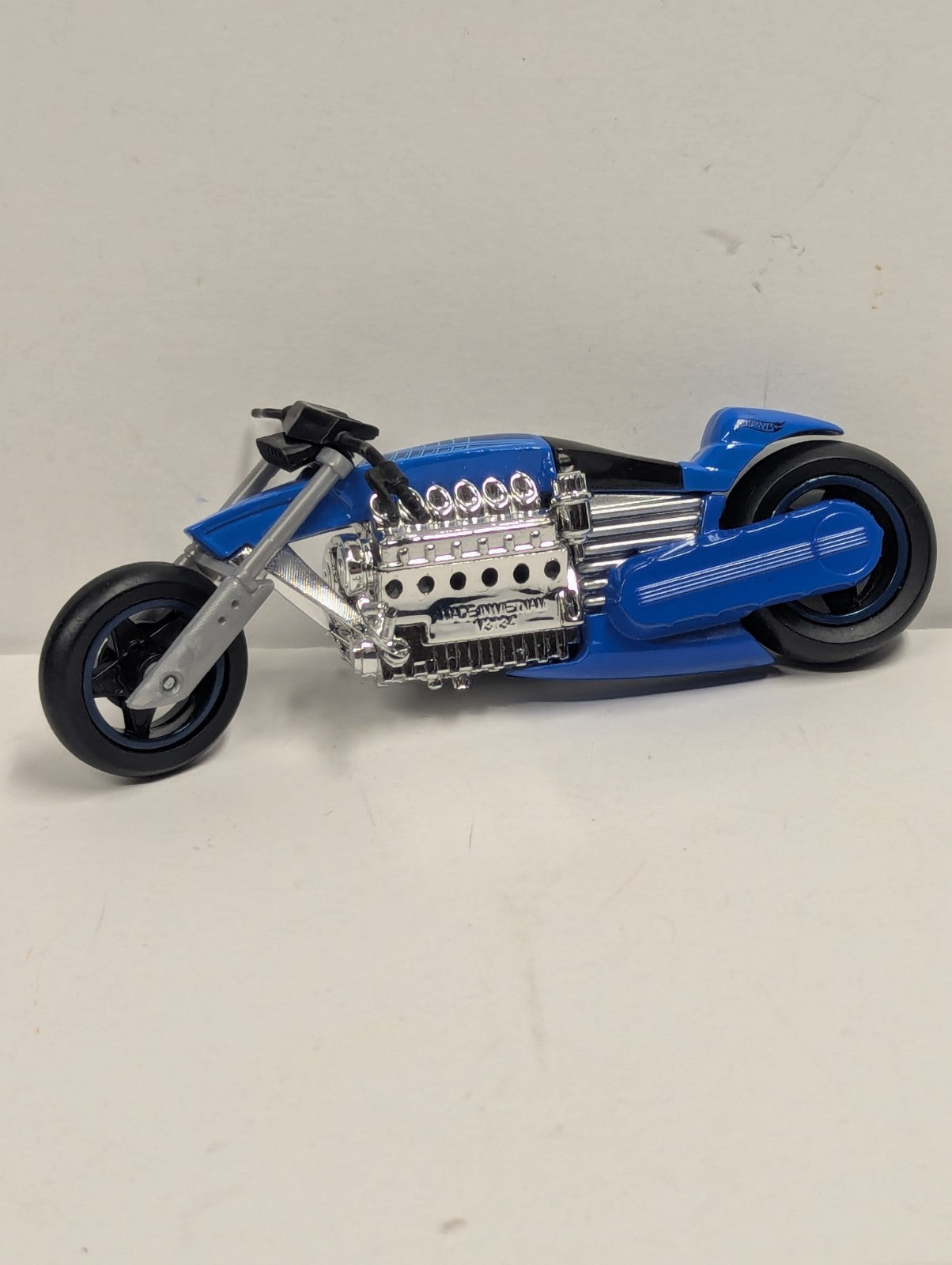 HOT WHEELS BLUE FERENZO MOTORCYCLE