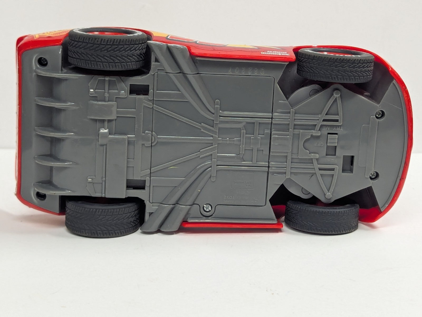 Disney Pixar Cars Lightning McQueen Thinkway Toys Light Up Eyes Move
