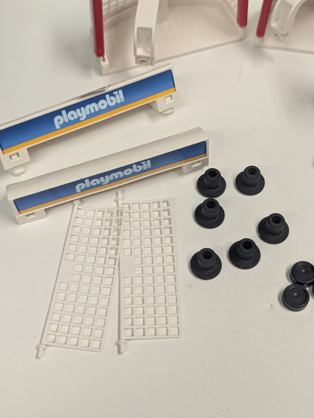 Playmobil Set 5068 NHL Hockey Rink with Players & Accessories See Pictures