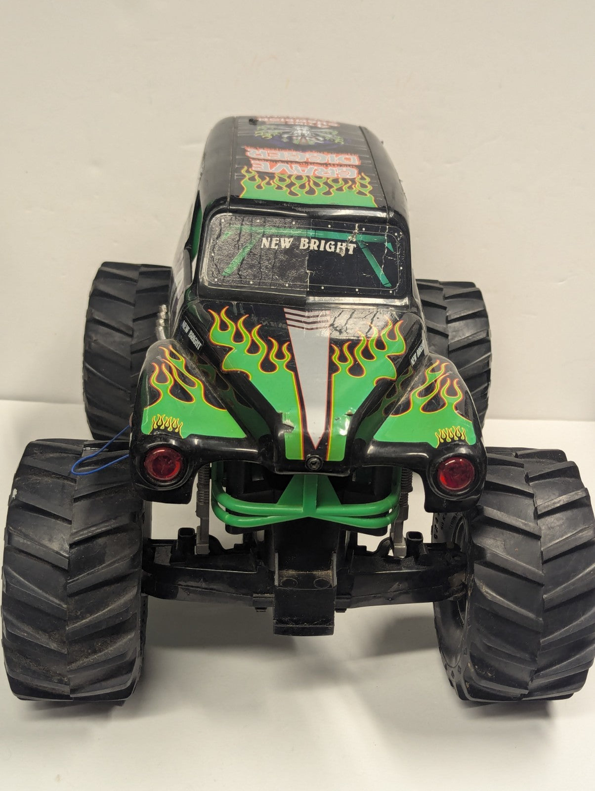 RARE New Bright 1:10 RC 9.6V Monster Jam Grave Digger Truck No remote Crawler