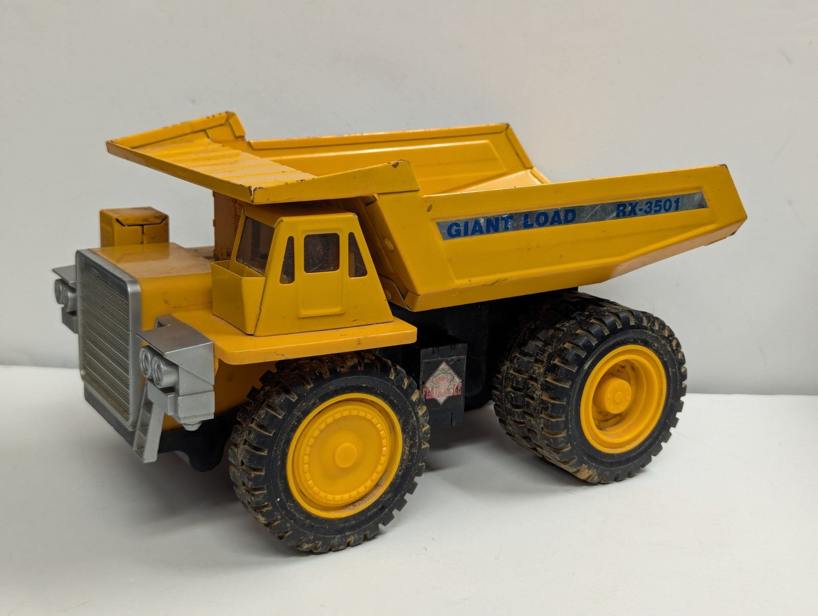 Vintage Kai Yip pressed steel KY Giant Load GL-190 Mining Dump Truck USED