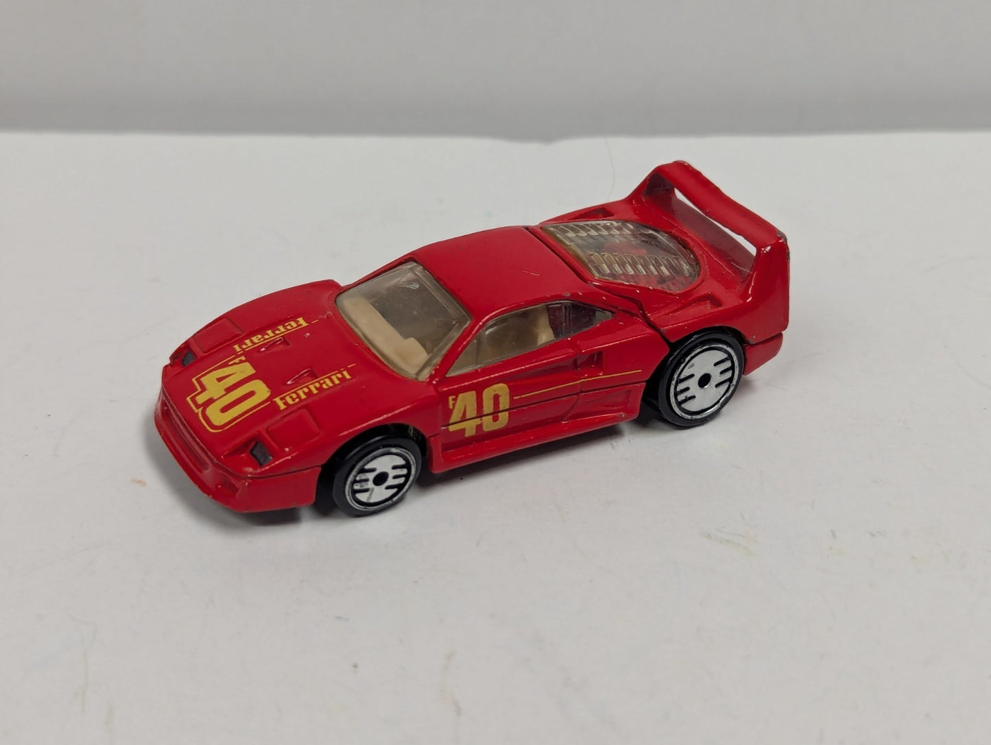 VINTAGE HOT WHEELS 1988 RED FERRARI F40 OPENING HATCH