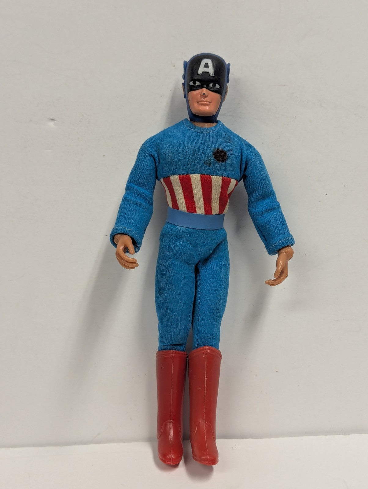 Vintage 1973 MEGO 8" Action Figure CAPTAIN AMERICA Marvel Comics WGSH