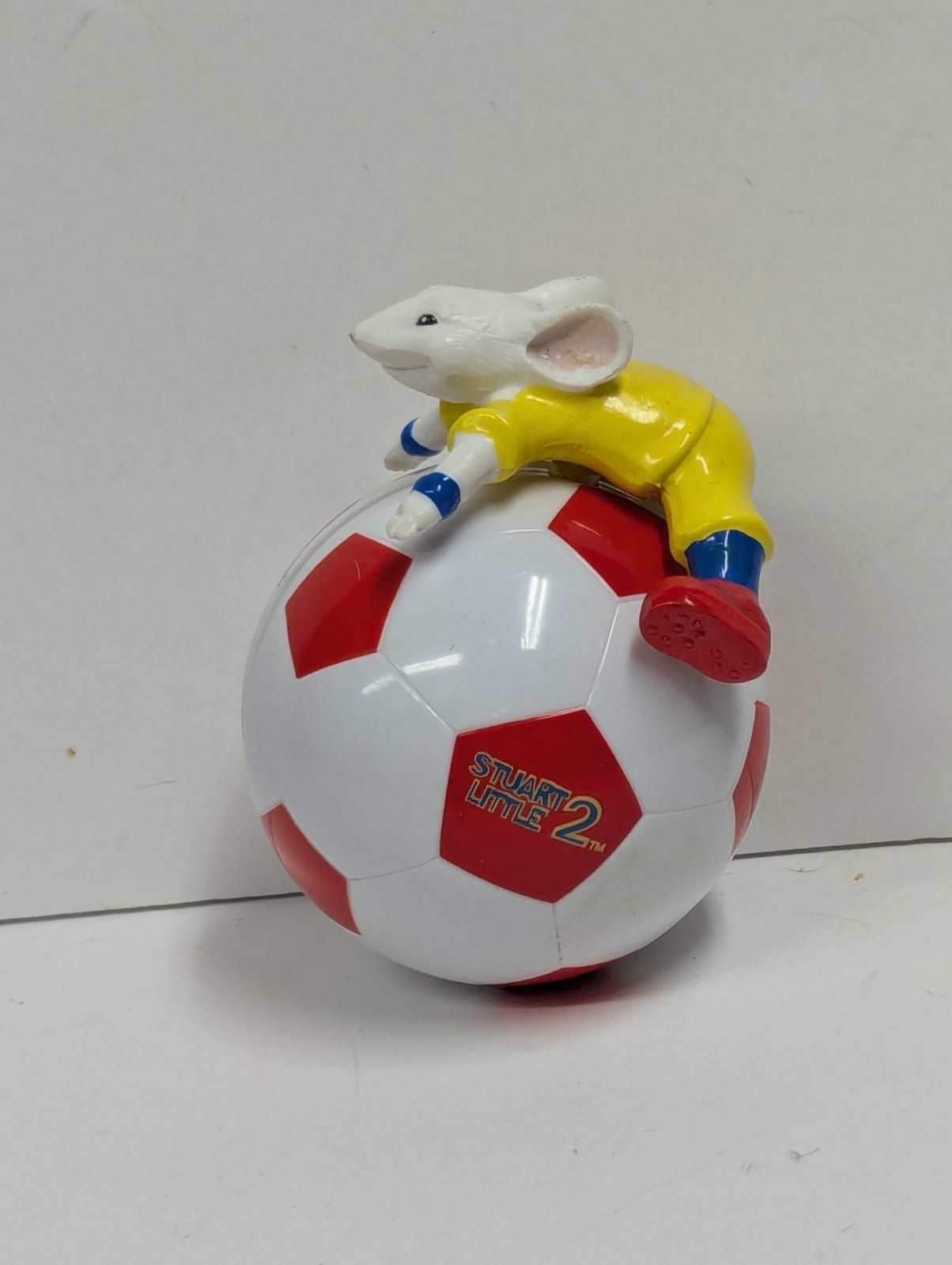 2002 Stuart Little 2 Soccer Ball 3.25" Wendy's Movie Action Figure Toy