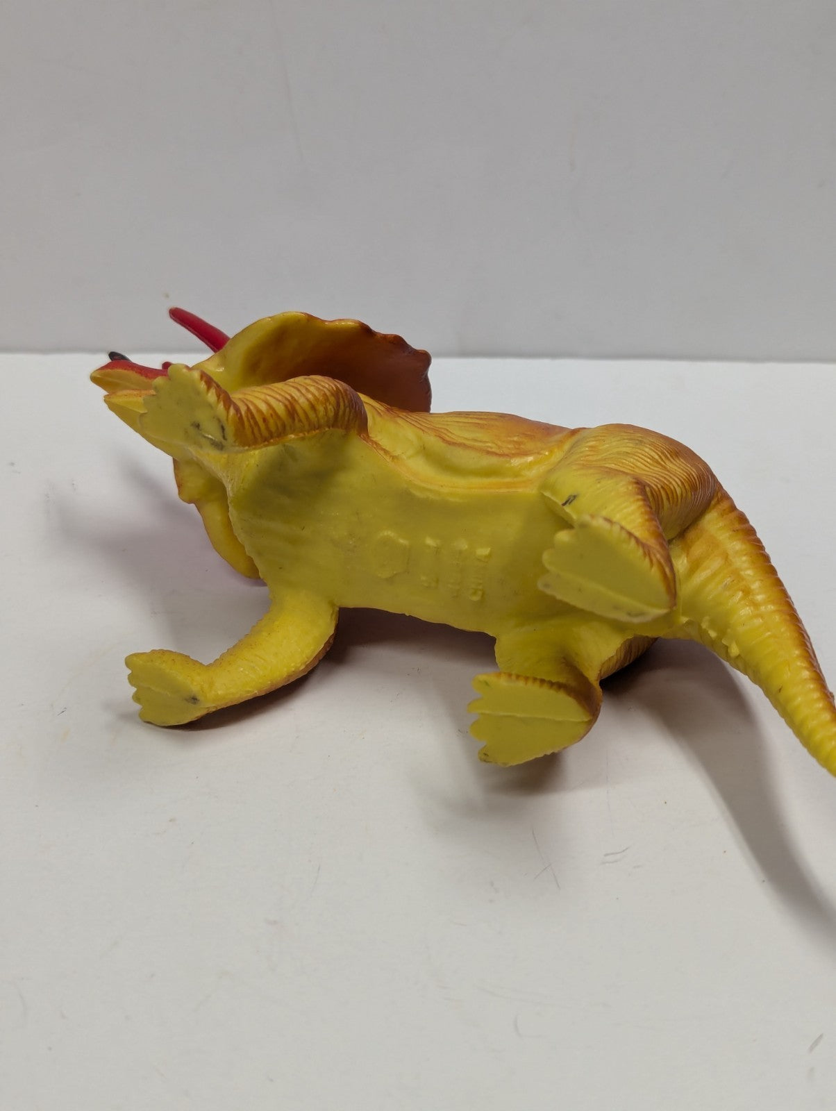 Vintage 1985 Imperial YELLOW & RED TRICERATOPS DINOSAUR Plastic Toy Figure