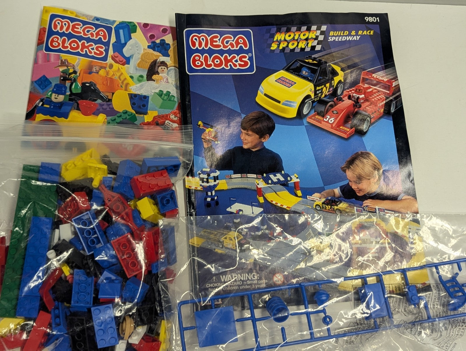 1996 MEGA BLOKS Motor Sport: Build & Race Speedway (9801) Damaged Box Incomplete