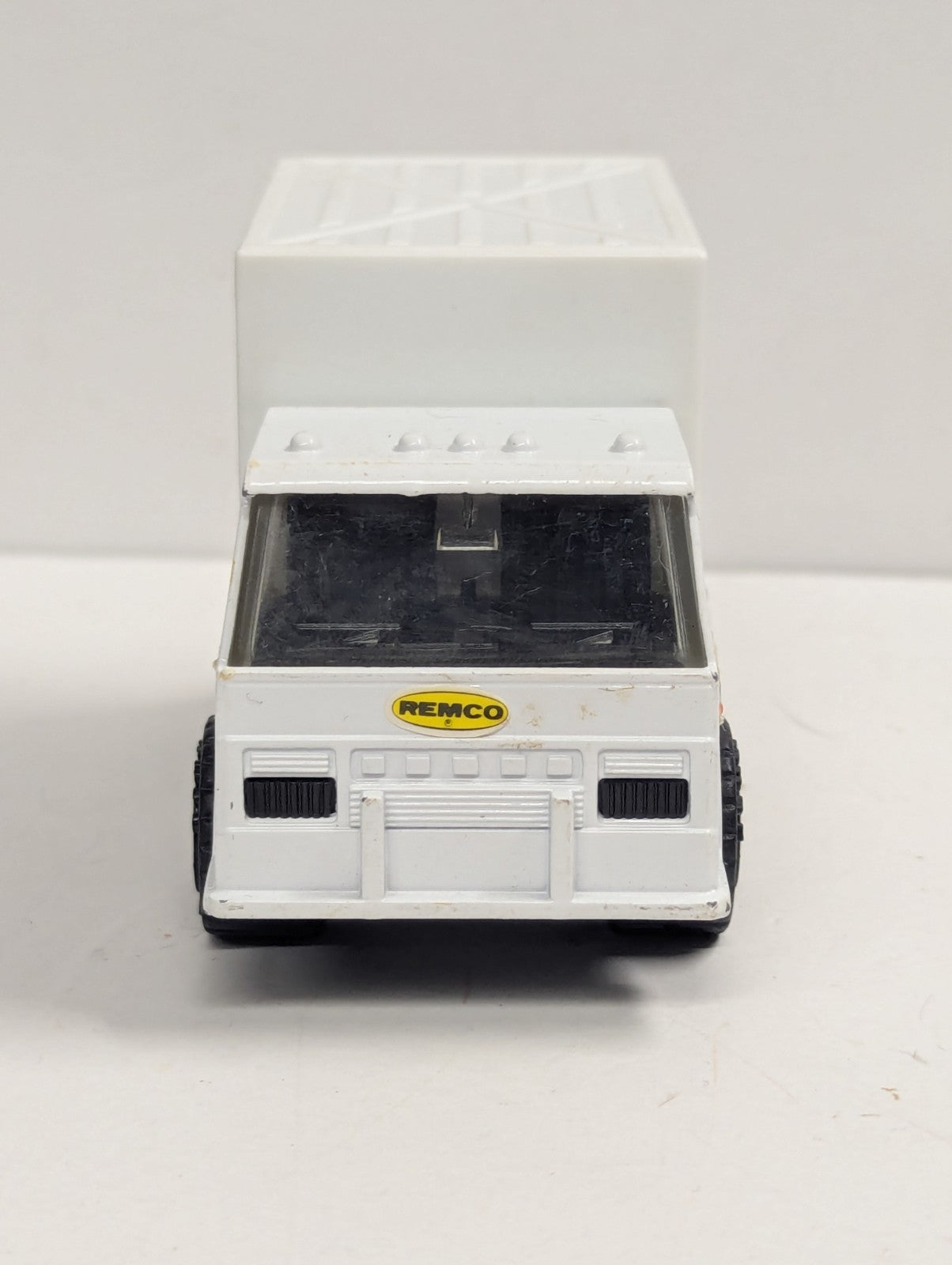 Vintage 1988 Remco Pressed Steel Federal Express Truck 