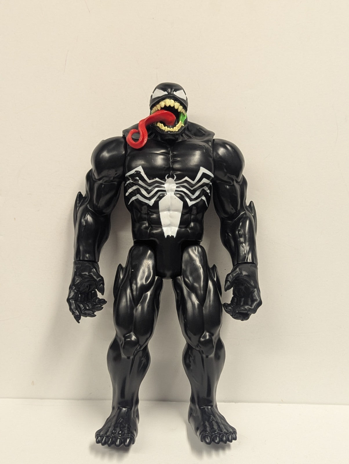2019 Hasbro Marvel Maximum Venom Titan Hero Series 12” Spiderman Action Figure