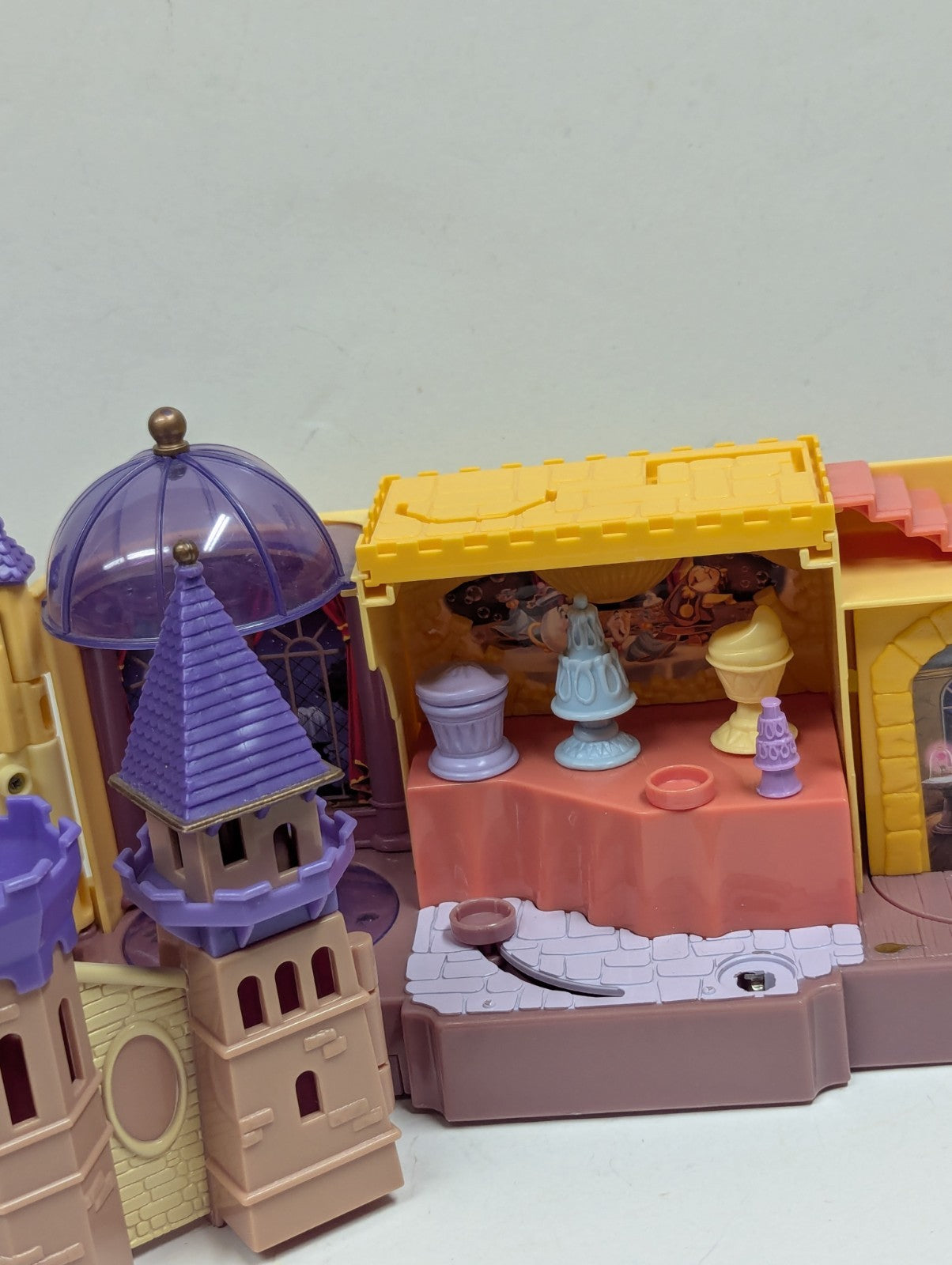 2002 Hasbro Beauty and the Beast Glowing Mirror Castle Playset Loose As is
