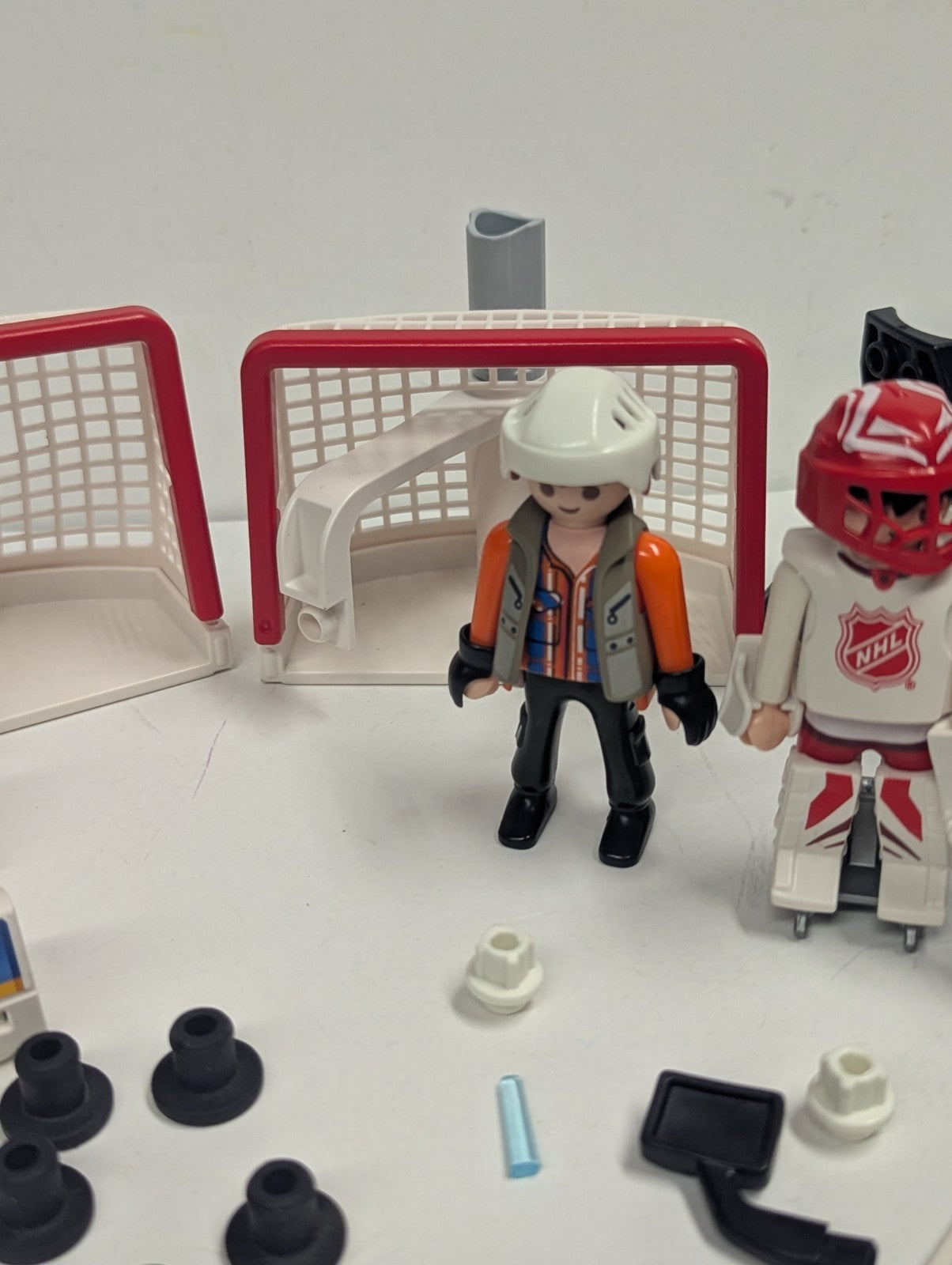 Playmobil Set 5068 NHL Hockey Rink with Players & Accessories See Pictures
