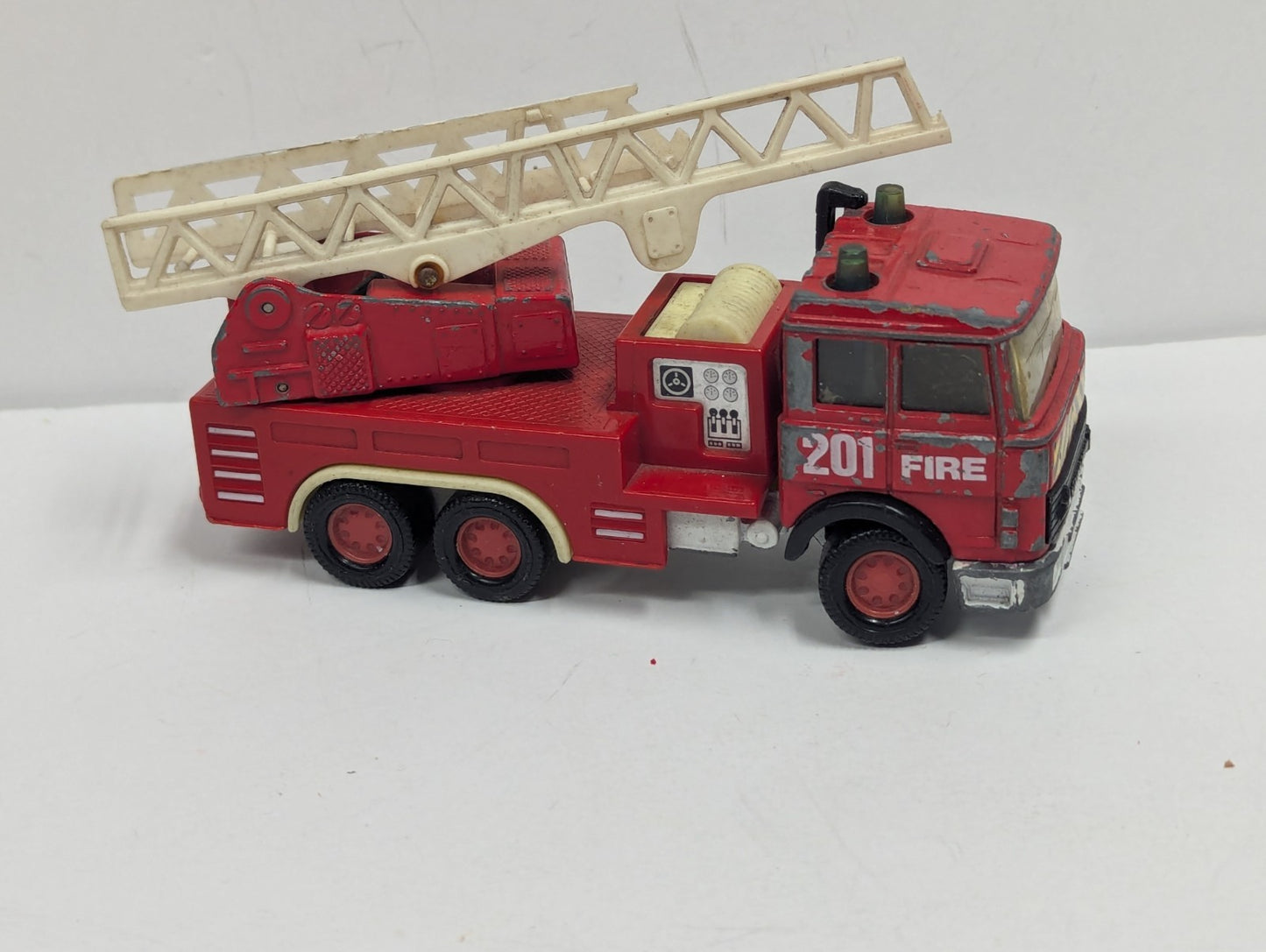 1988 MATCHBOX SUPER KINGS FIRE TRUCK 201 - LADDER RESCUE - Broken Ladder See Pic