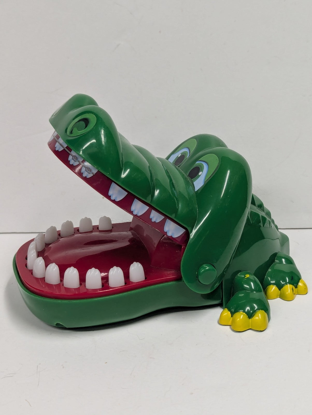 2010 CROCODILE DENTIST 6" Game by Winning Moves Games