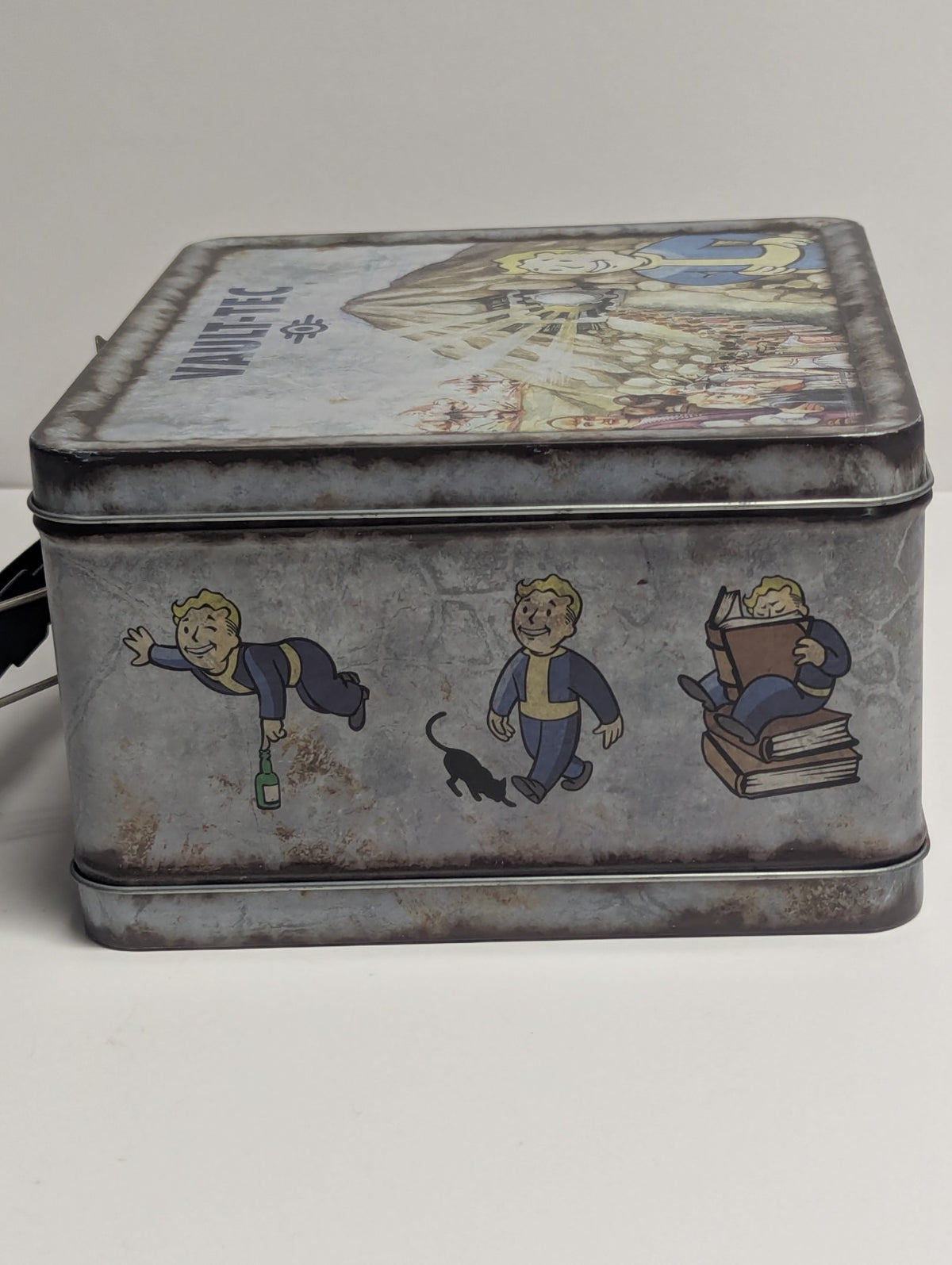 Fallout 3 Collectors Vault-Tec "Weathered" Tin Lunchbox Fanwraps No Contents