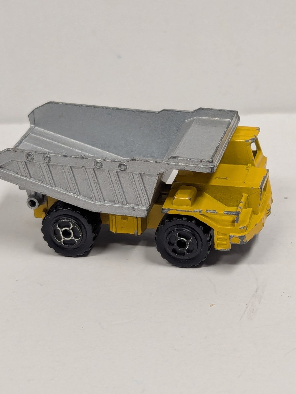 Majorette No. 274 Benne Carriere Dump Truck Yellow & Silver  ECH 1/100 Die Cast