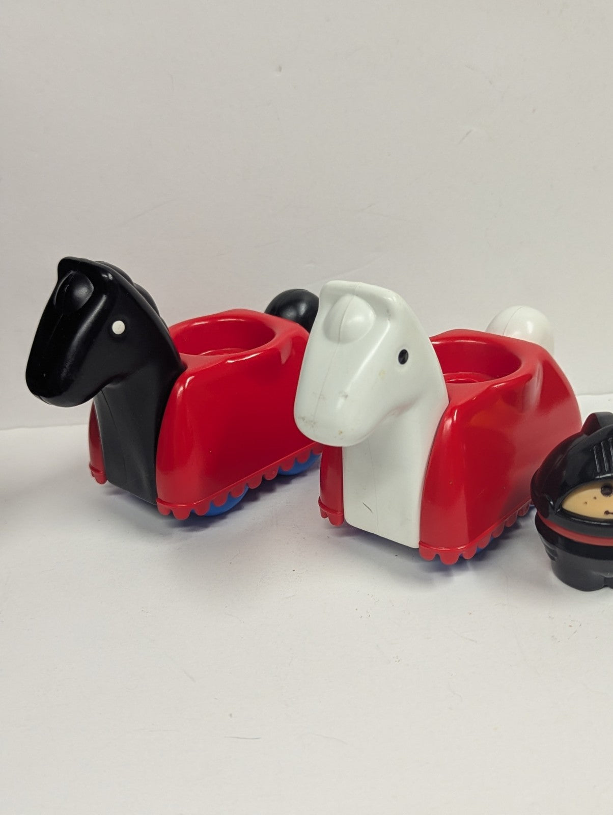 VINTAGE LITTLE TIKES Lot of 7 Wee Waffle Figures & Castle Horses for set #0900