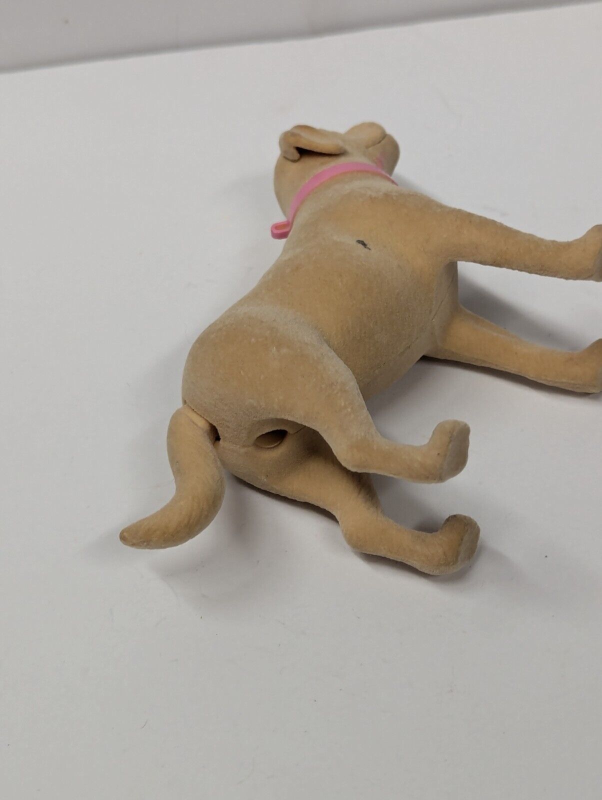 BARBIE Mattel TANNER DOG GOLDEN RETRIEVER POOPING with TRASH CAN PINK COLLAR