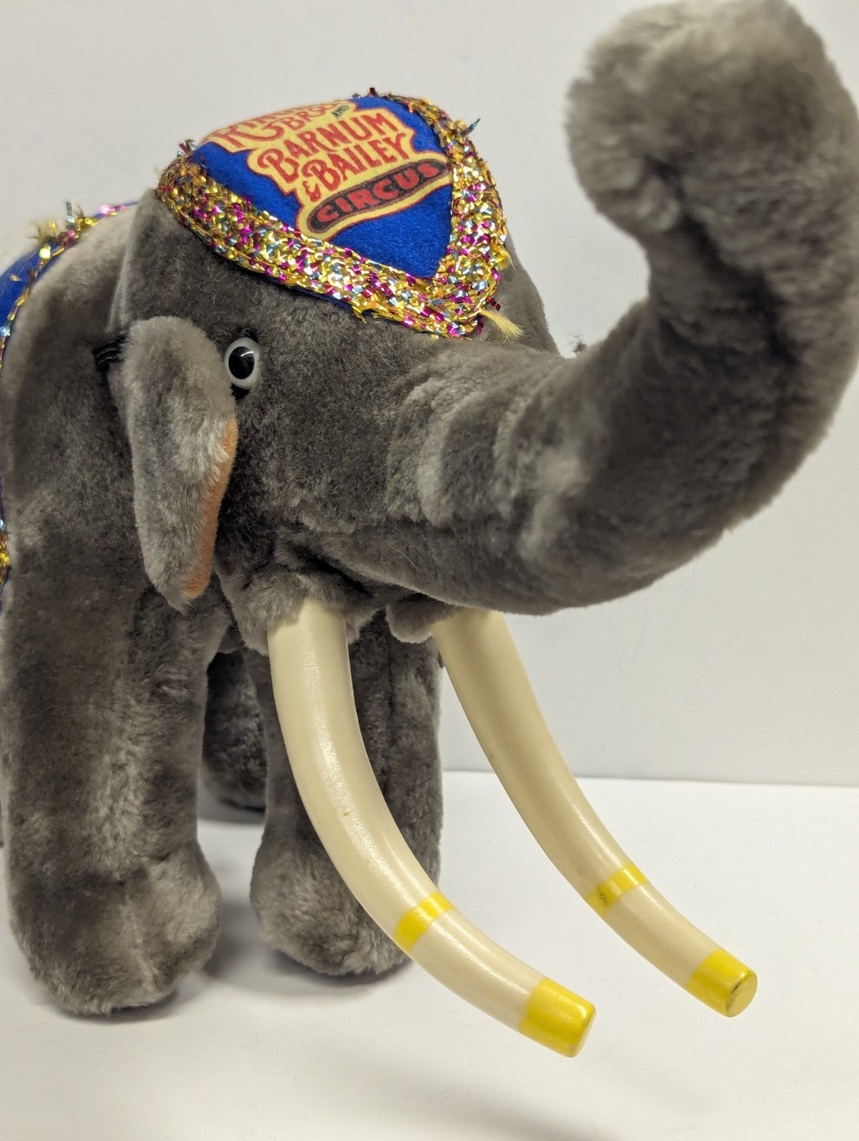 Ringling Bros Barnum & Bailey Circus  Gunther  Farewell Tour  16" Plush Elephant