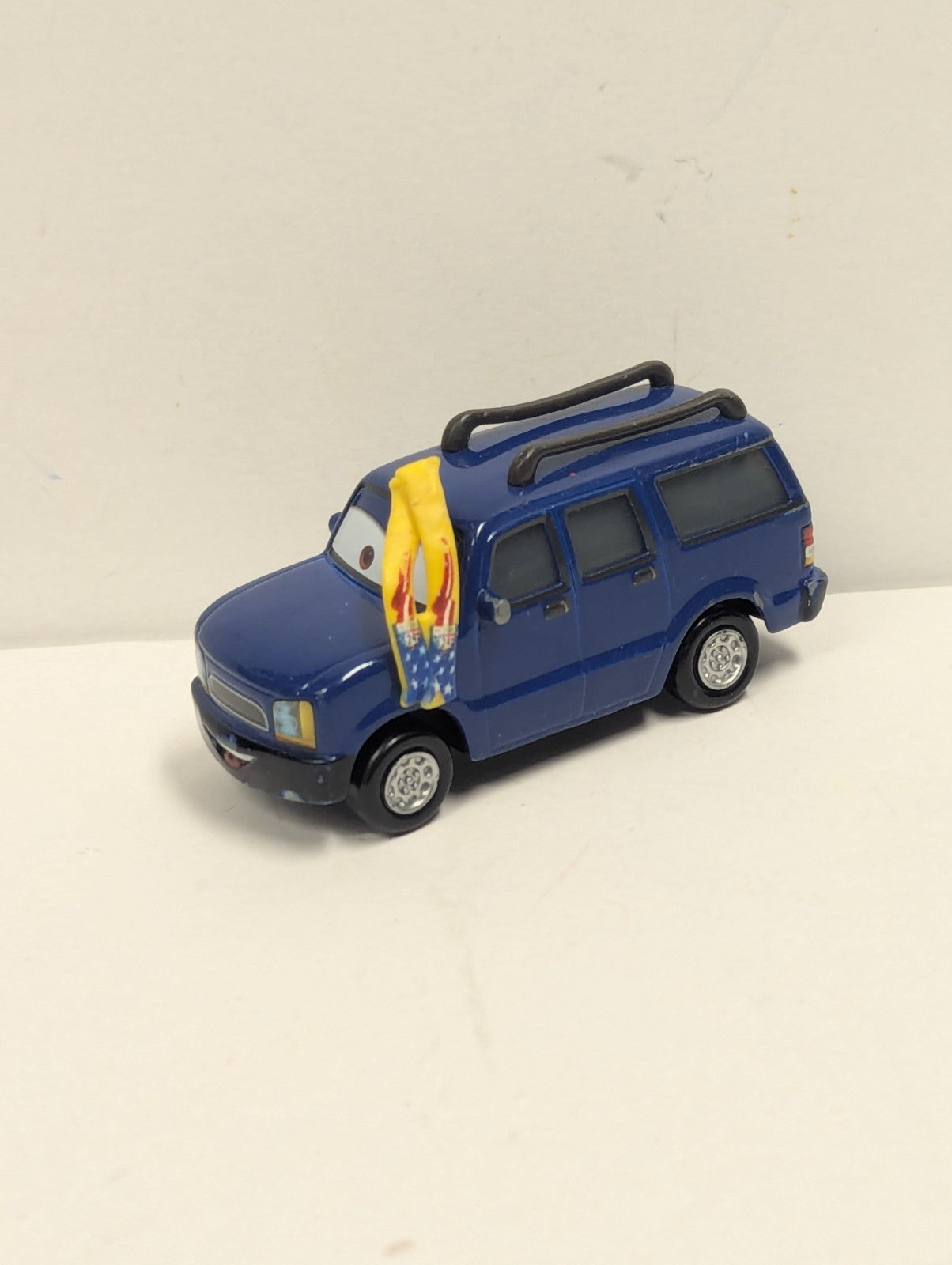 Mattel Disney Pixar  X4793 Clutch Foster 1:64 Loose