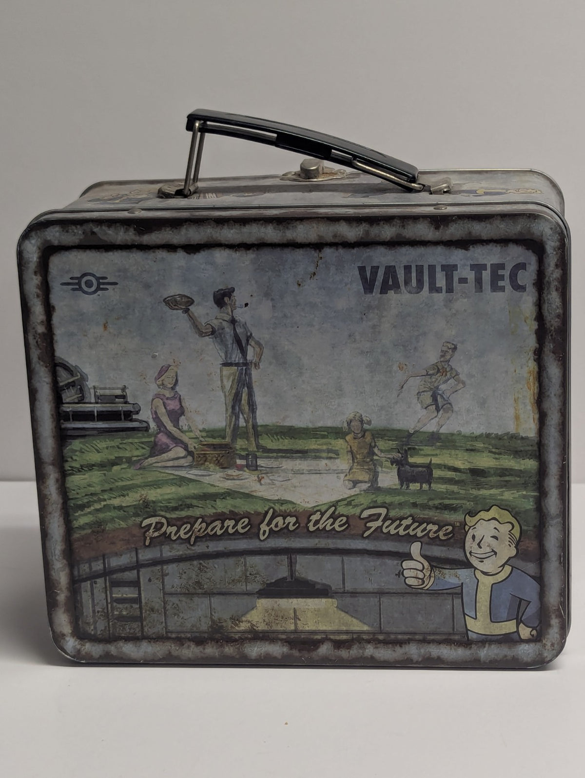 Fallout 3 Collectors Vault-Tec "Weathered" Tin Lunchbox Fanwraps No Contents