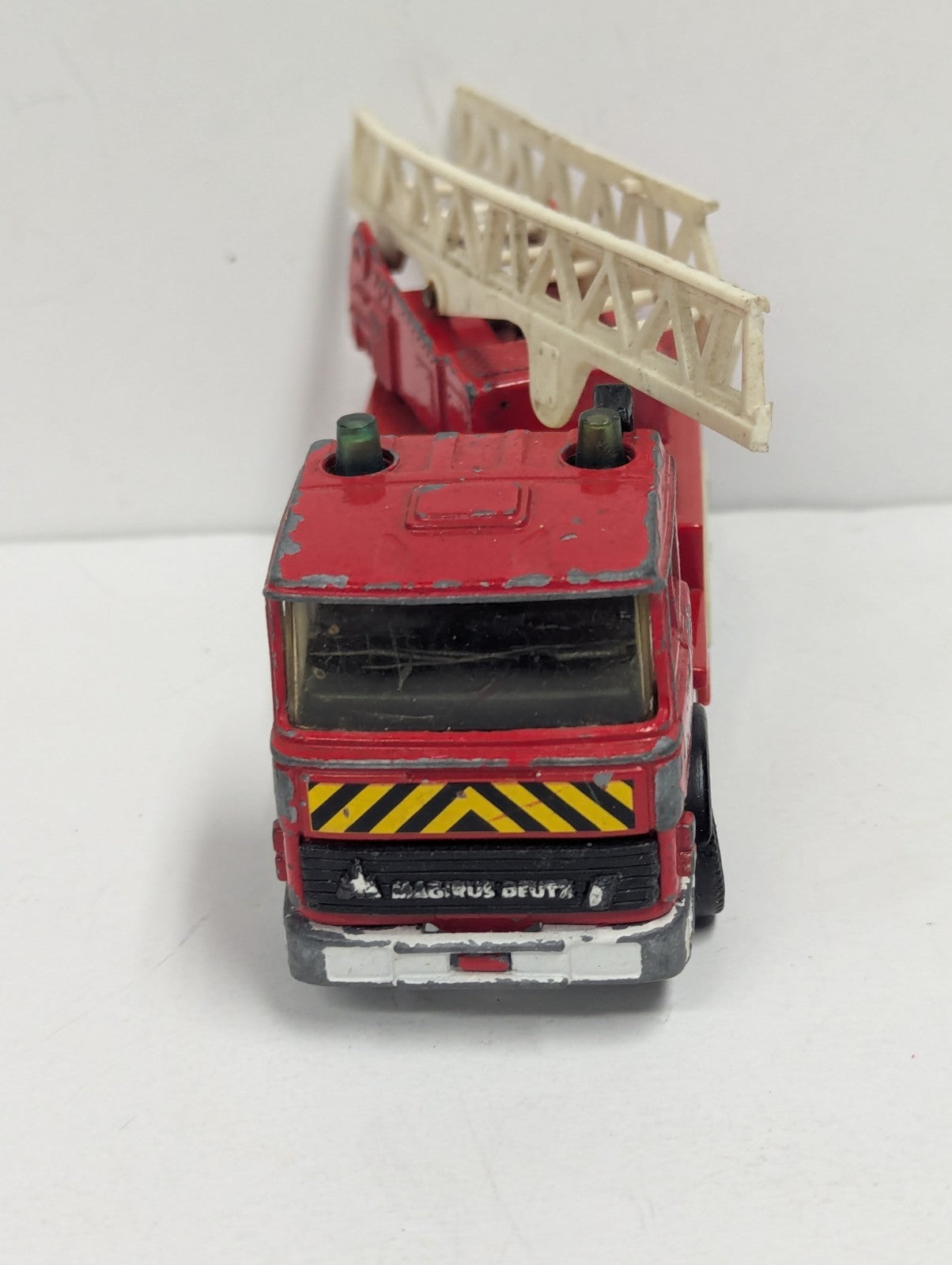 1988 MATCHBOX SUPER KINGS FIRE TRUCK 201 - LADDER RESCUE - Broken Ladder See Pic