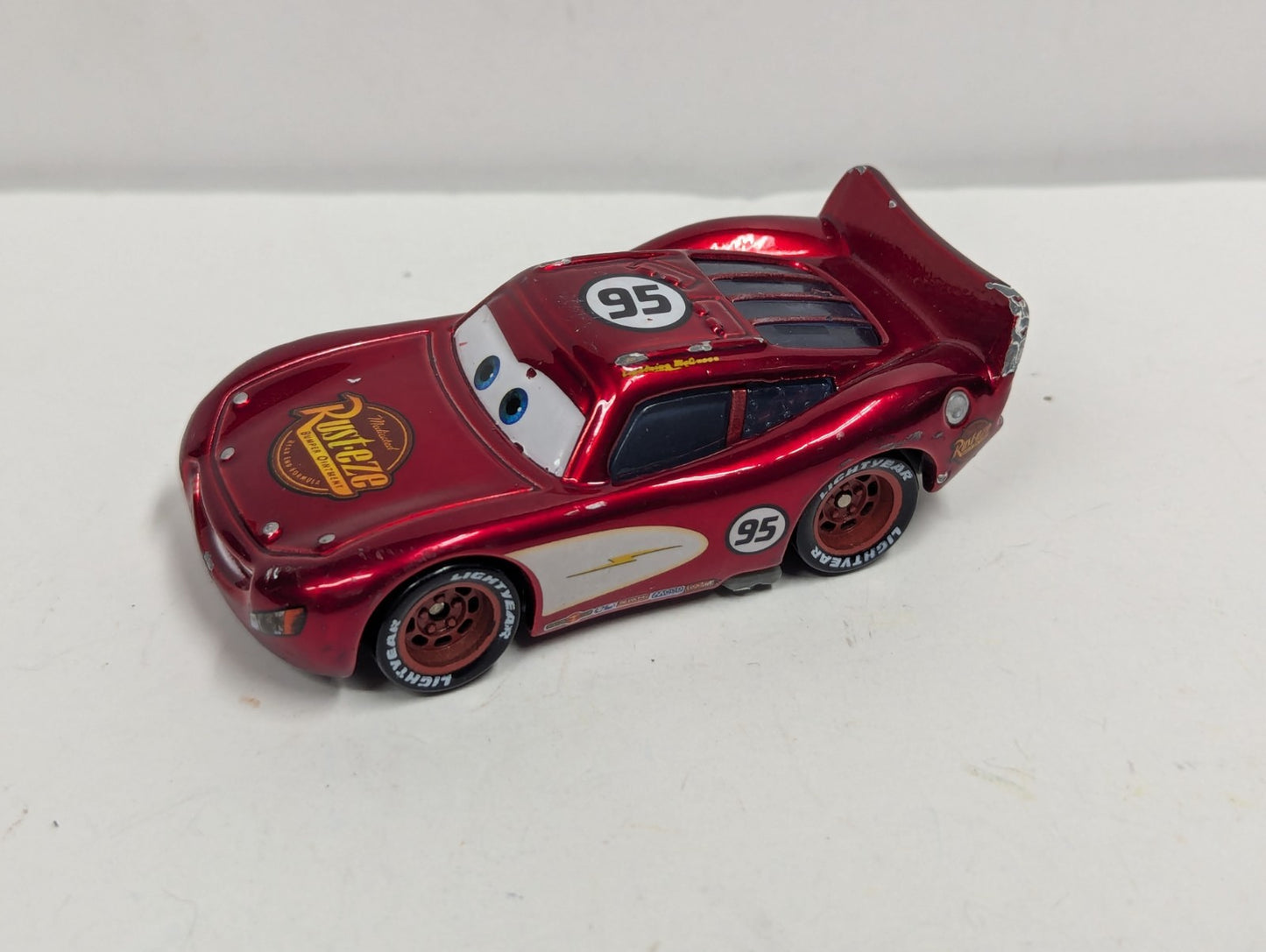 Disney Pixar Cars Metallic Res Lightning McQueen Diecast Car