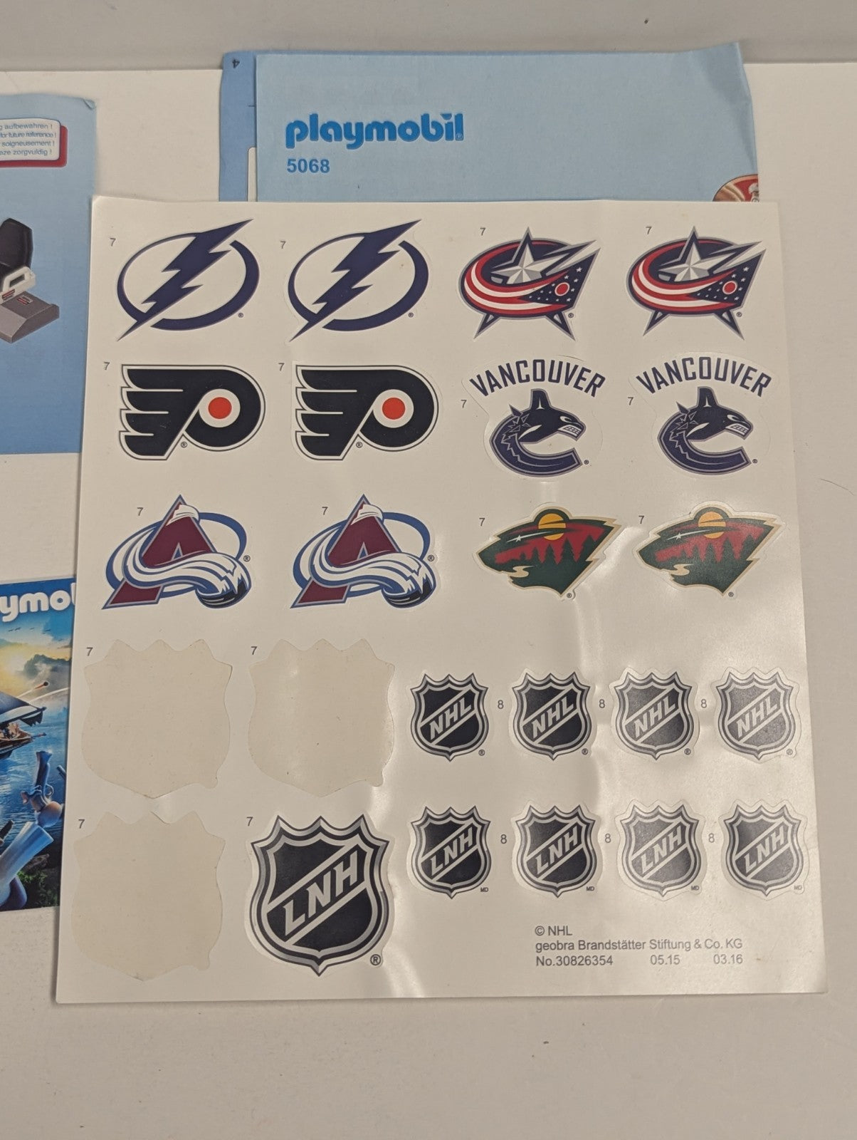 Playmobil Set 5068 NHL Hockey Rink with Players & Accessories See Pictures
