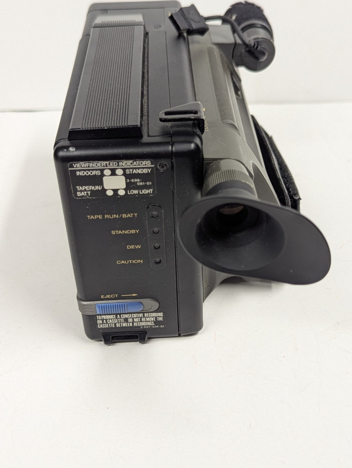 VINTAGE Sony CCD-M8u Video 8 Camera, Case & Extras UNTESTED