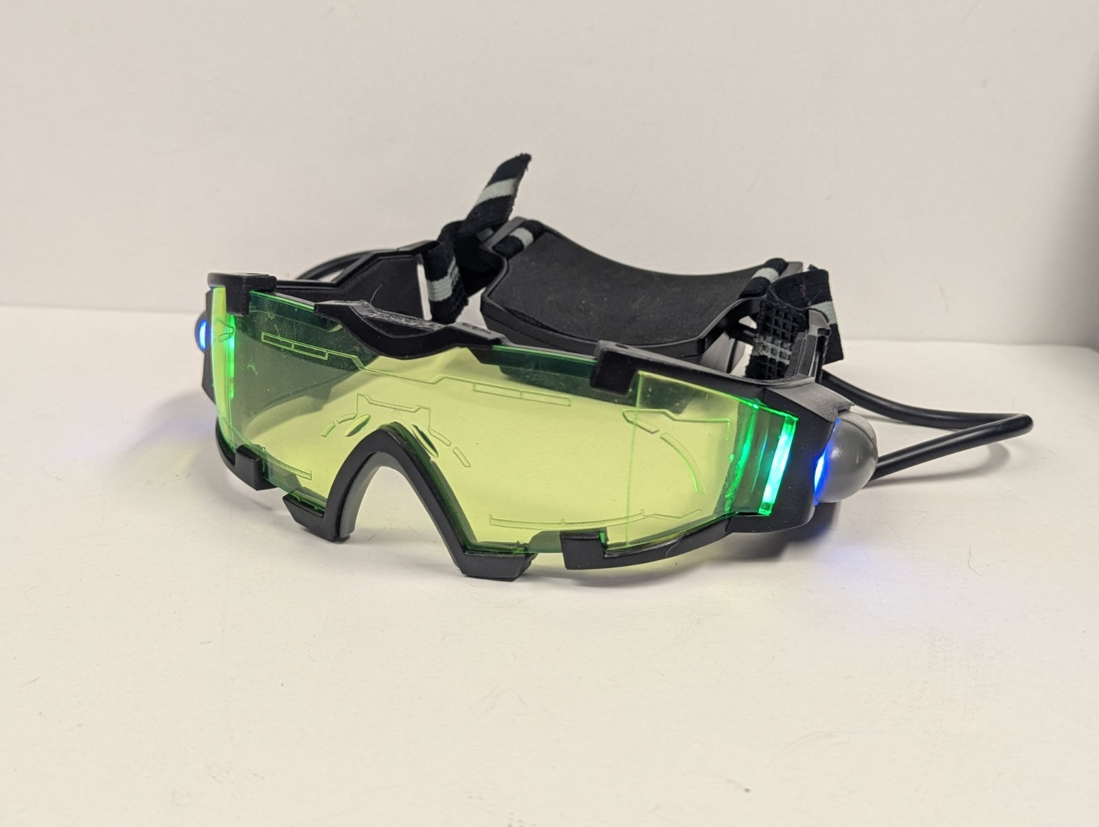 Adjustable LED Night Vision Goggles With Flip-Out Light Eye Lens Cycling  